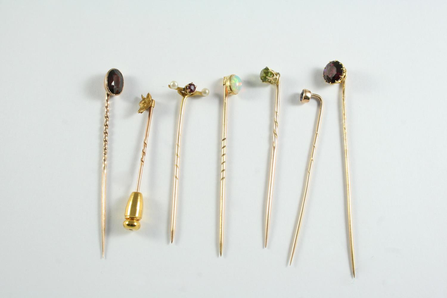 TWENTY SIX ASSORTED STICK PINS a garnet and seed pearl cluster stick pin, a gold stick pin mounted - Image 3 of 3