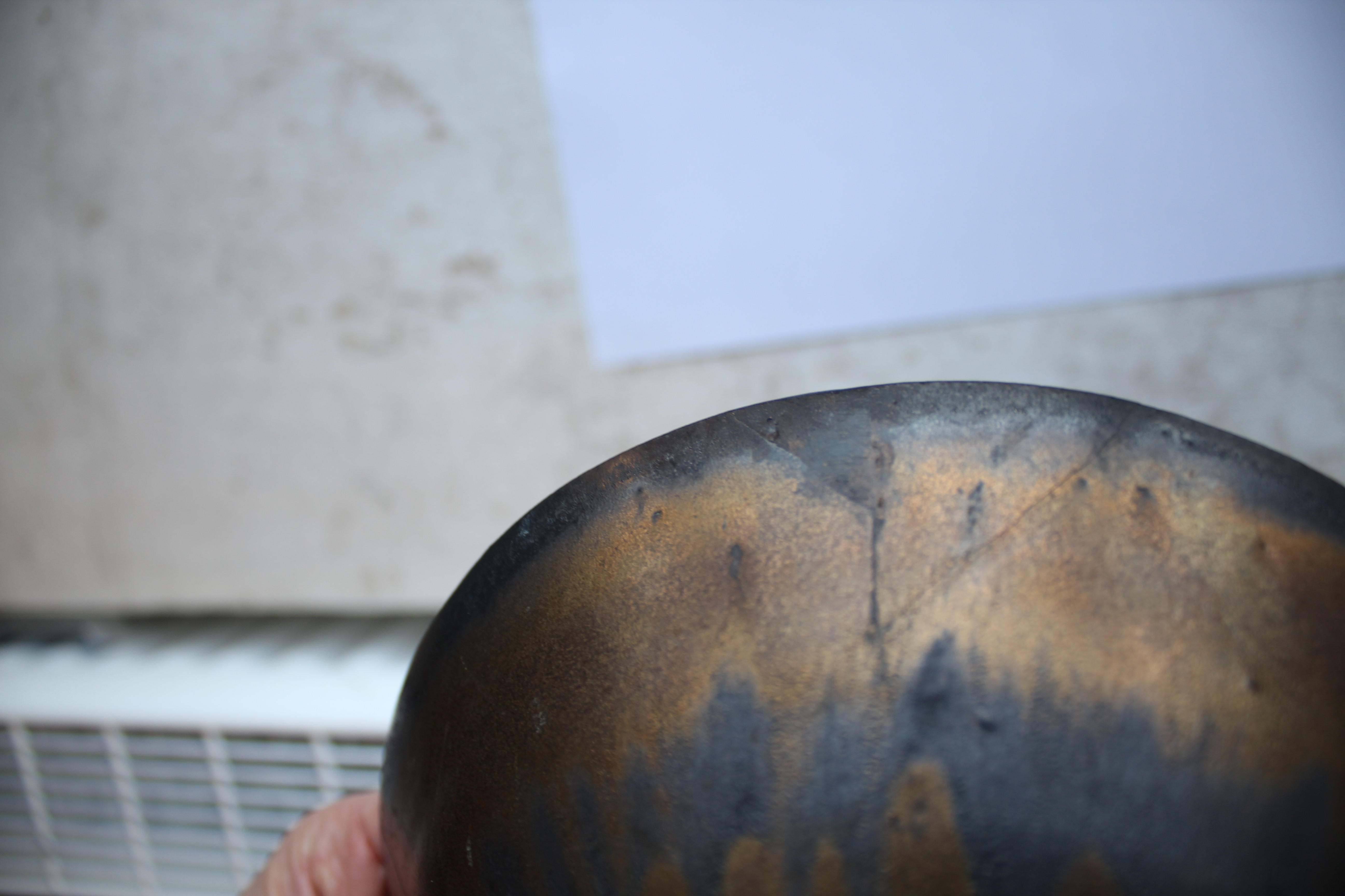 LUCIE RIE (1902-1995) - PORCELAIN BOWL a porcelain footed bowl with a bronze and black drip effect - Image 18 of 20