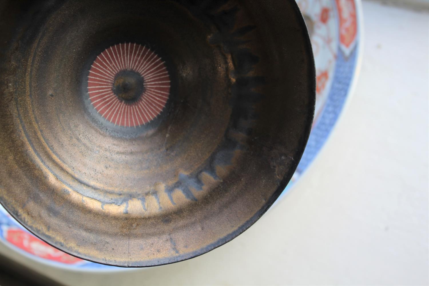 LUCIE RIE (1902-1995) - PORCELAIN BOWL a porcelain footed bowl with a bronze and black drip effect - Image 8 of 20