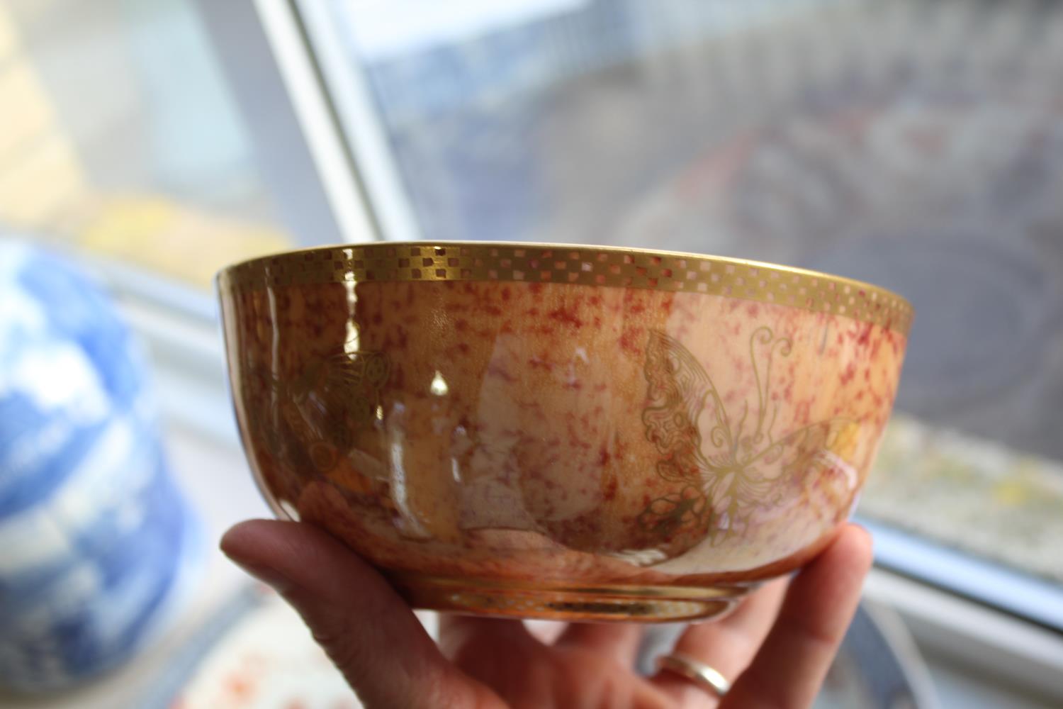 WEDGWOOD BUTTERFLY LUSTRE BOWL the mottled interior with Peacocks and Dragons and central design - Image 7 of 10