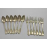 A SET OF SIX LATE 18TH CENTURY FRENCH SILVERGILT DESSERT SPOONS AND A SET OF SIX DESSERT FORKS TO