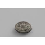 A GEORGE III SMALL NAVETTE-SHAPED SNUFF BOX with engraved borderwork and a coat of arms on the