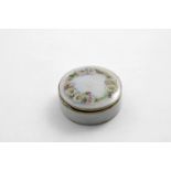 AN EARLY 20TH CENTURY CONTINENTAL CIRCULAR BOX decorated with translucent pearlescent enamel, the