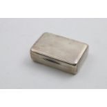 A GEORGE III ENGINE-TURNED SNUFF BOX of rectangular form with rounded corners & edges, gilt