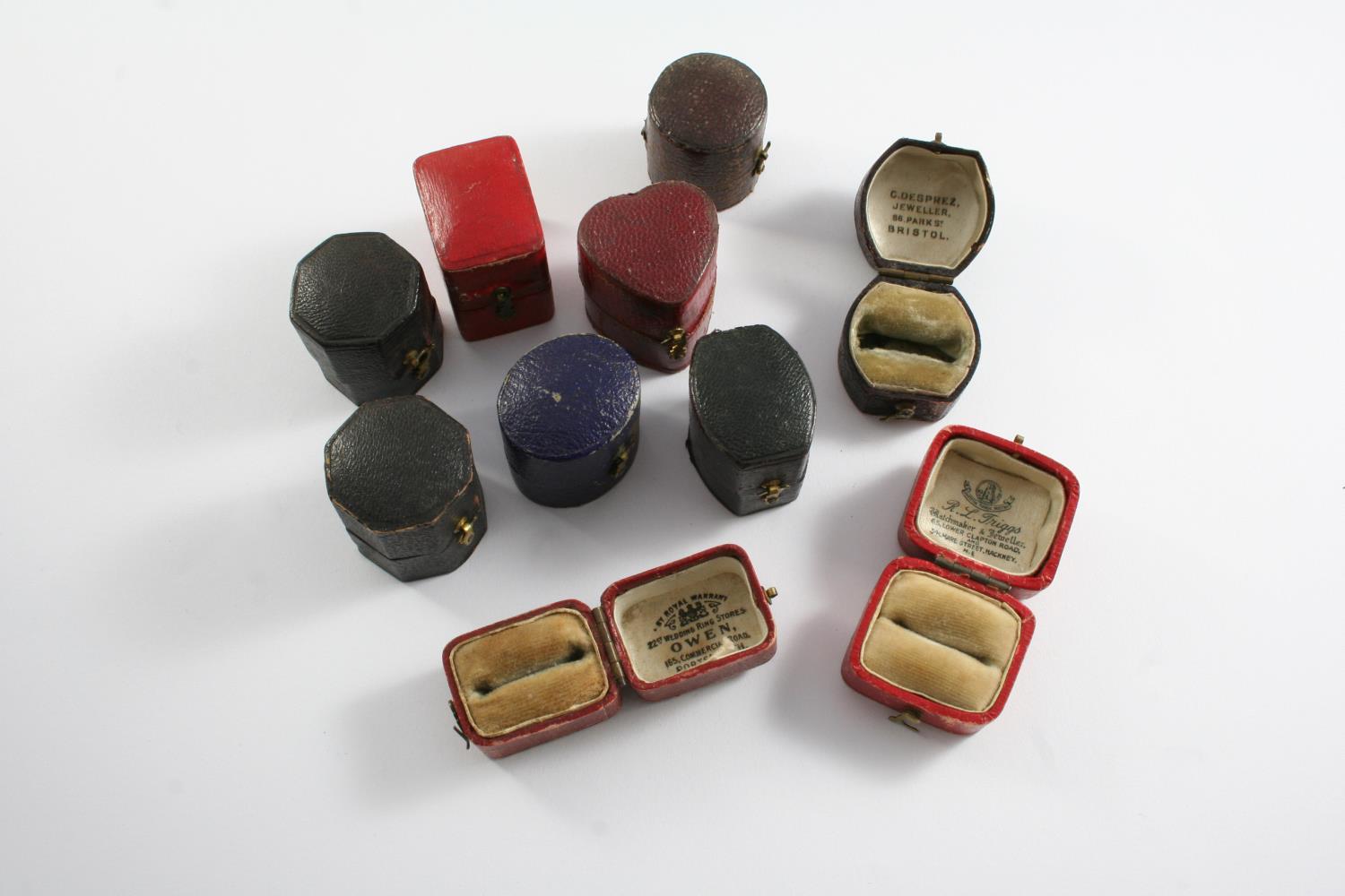 THIRTY TWO ANTIQUE RING BOXES - Image 2 of 3