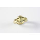 A LATE 17TH CENTURY CONTINENTAL, POSSIBLY SPANISH, SILVER GILT FEDE RING the two hands clasping a