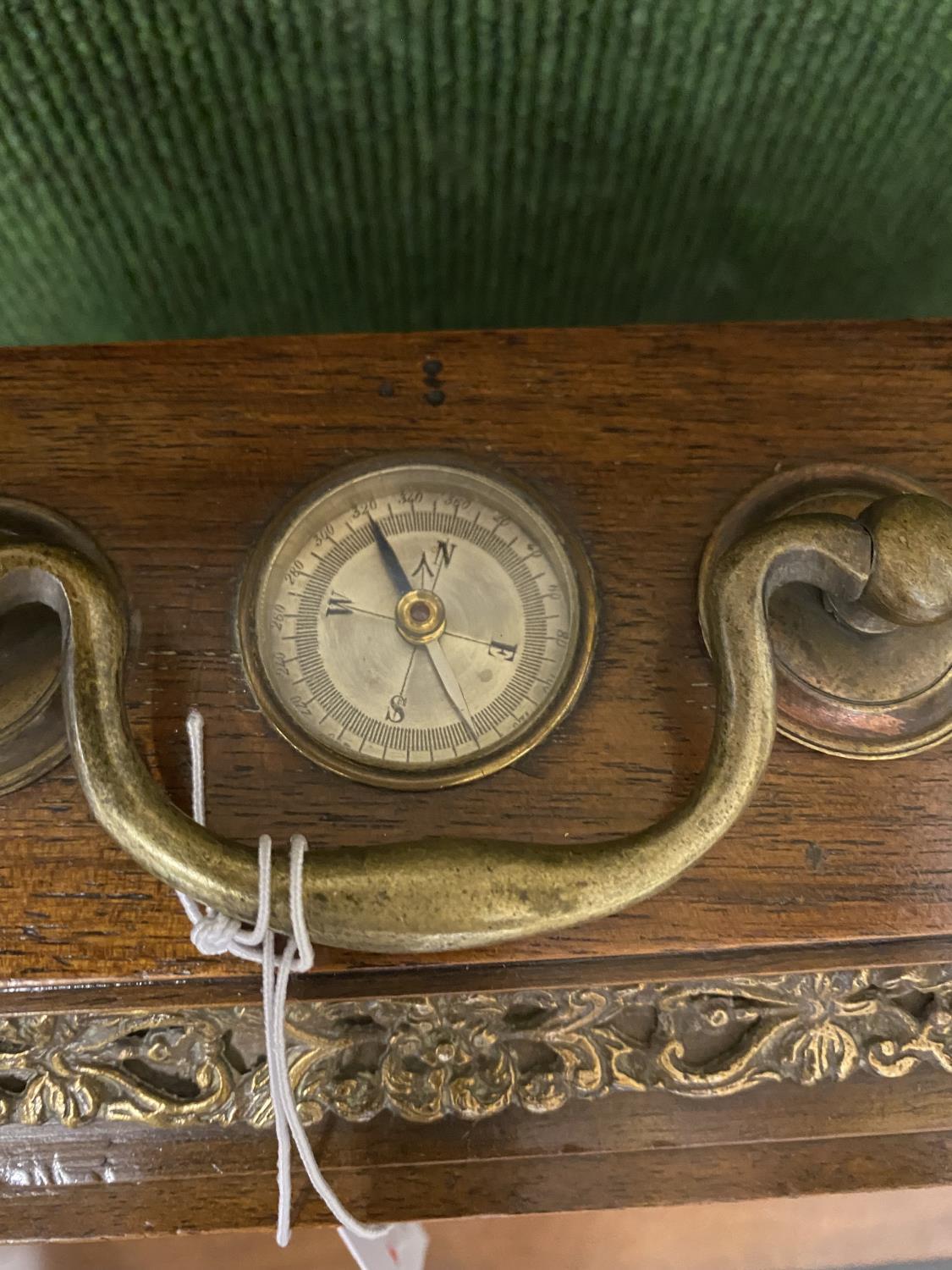 A PRESENTATION CLOCK/BAROMETER BY E. SERMON, TORQUAY. The walnut case with carrying handle above a - Image 3 of 11