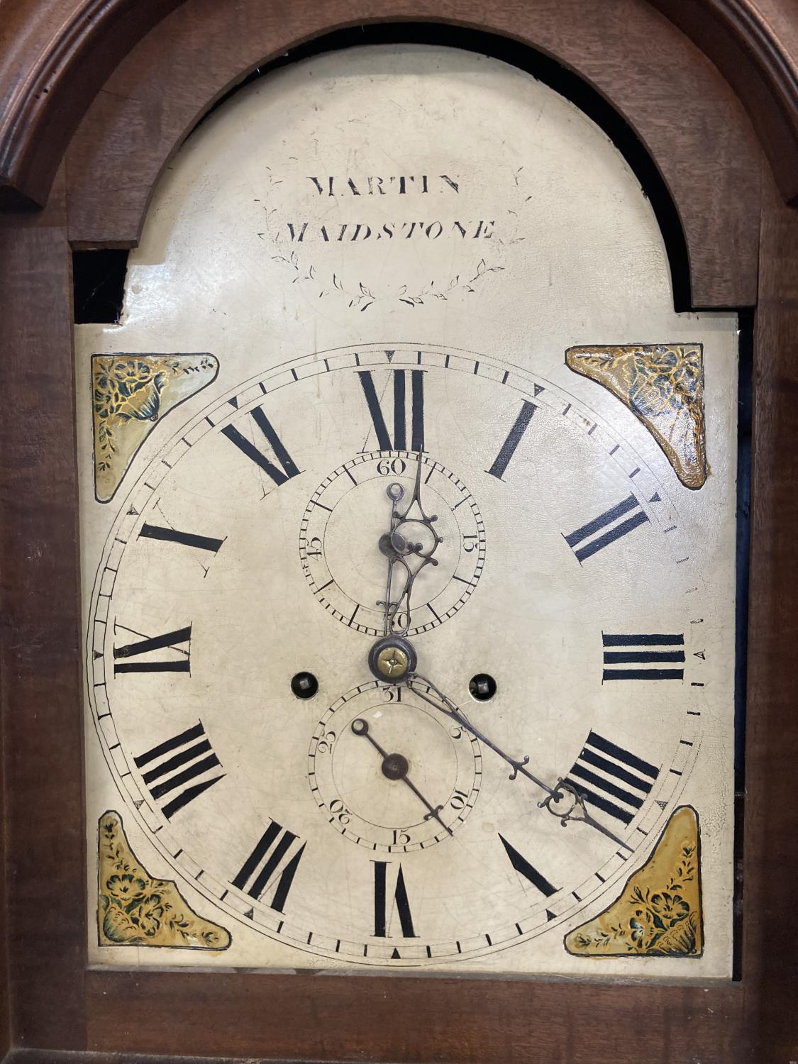 AN EARLY 19TH CENTURY MAHOGANY LONGCASE CLOCK. With an arched painted dial with Roman numerals and - Image 4 of 7