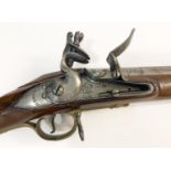 A SHORT LAND PATTERN 'BROWN BESS'. With a 106cm (42inch) barrel with ram rod below, with flintlock