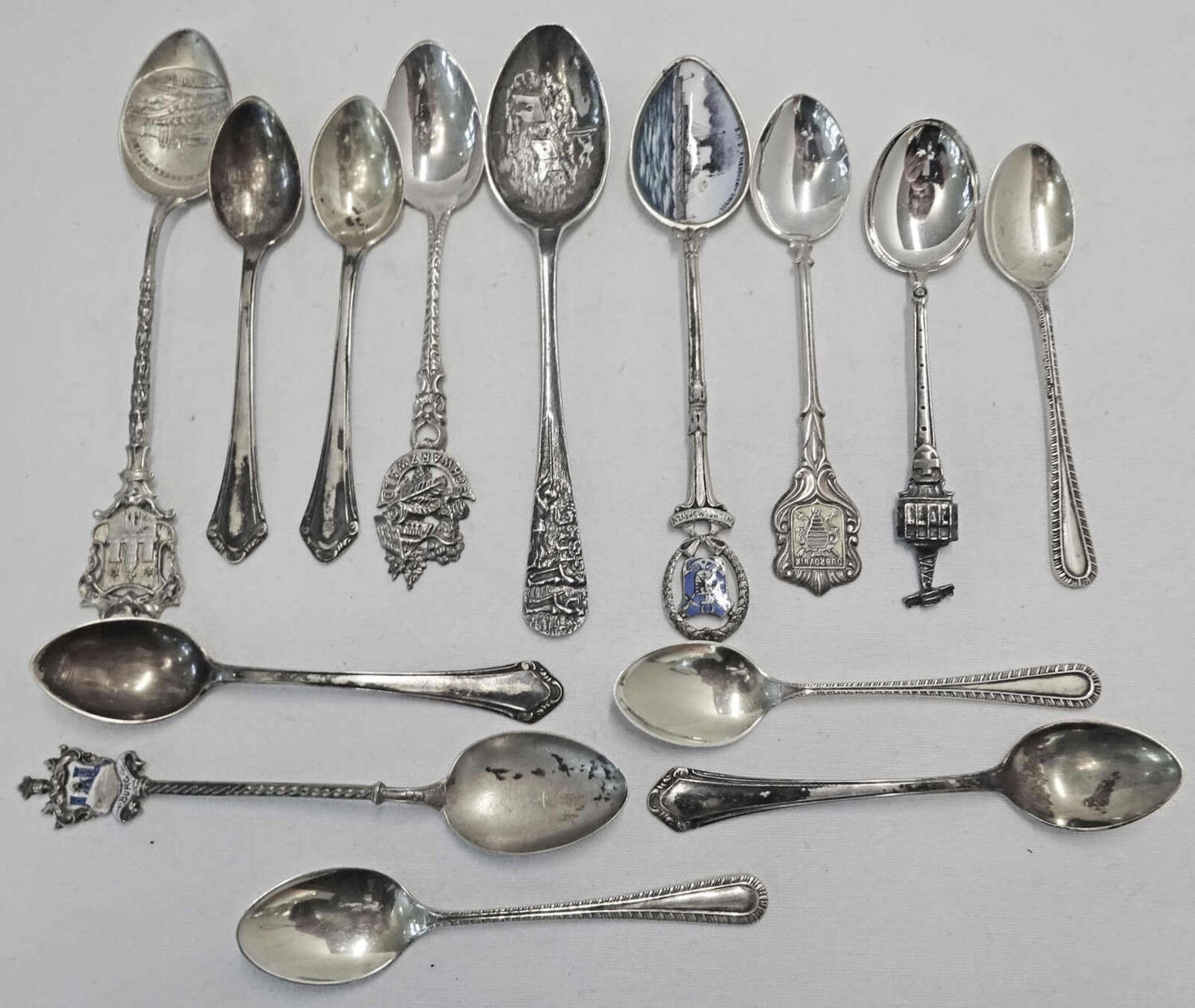 14 Silber Moccolöffel, alle gepunzt / geprüft. Verschiedene Modelle.14 silver mocha spoons, all h