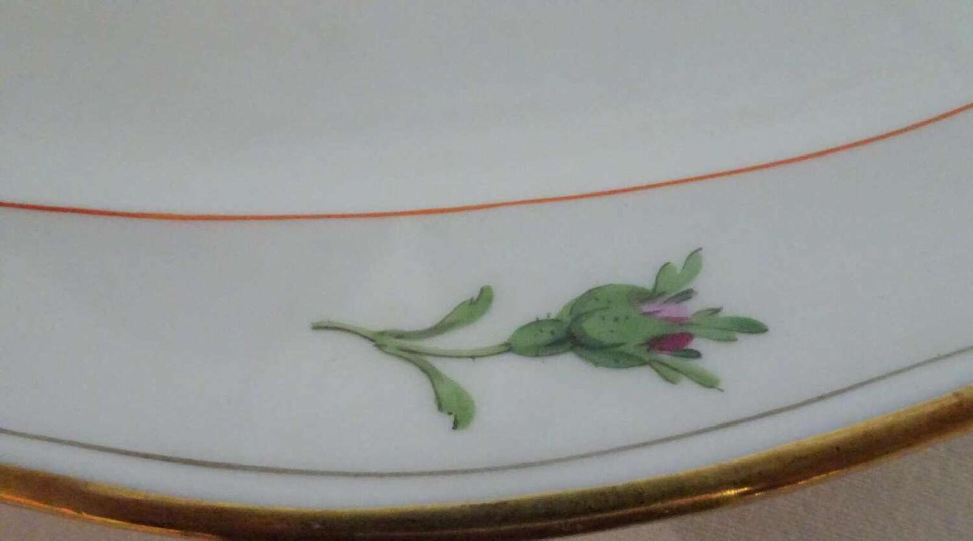Meissen, ovale Platte, Meissner Rote Rose. 1.Wahl, Länge ca. 29 cm, Breite ca. 20 cmMeissen, oval - Image 3 of 4