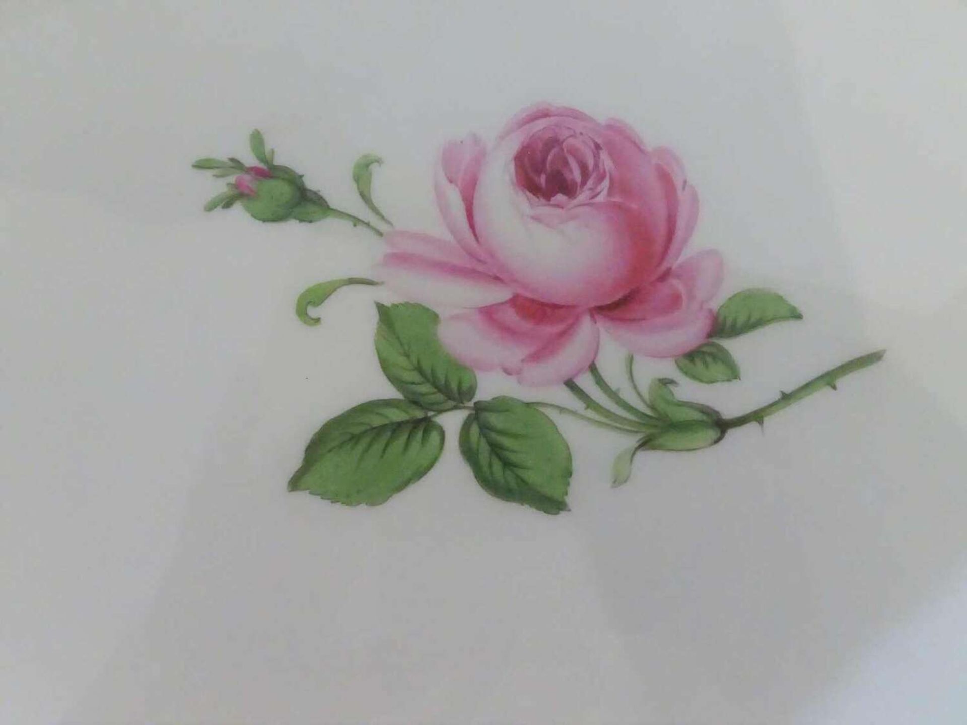 Meissen, ovale Platte, Meissner Rote Rose. 1.Wahl, Länge ca. 29 cm, Breite ca. 20 cmMeissen, oval - Image 2 of 4