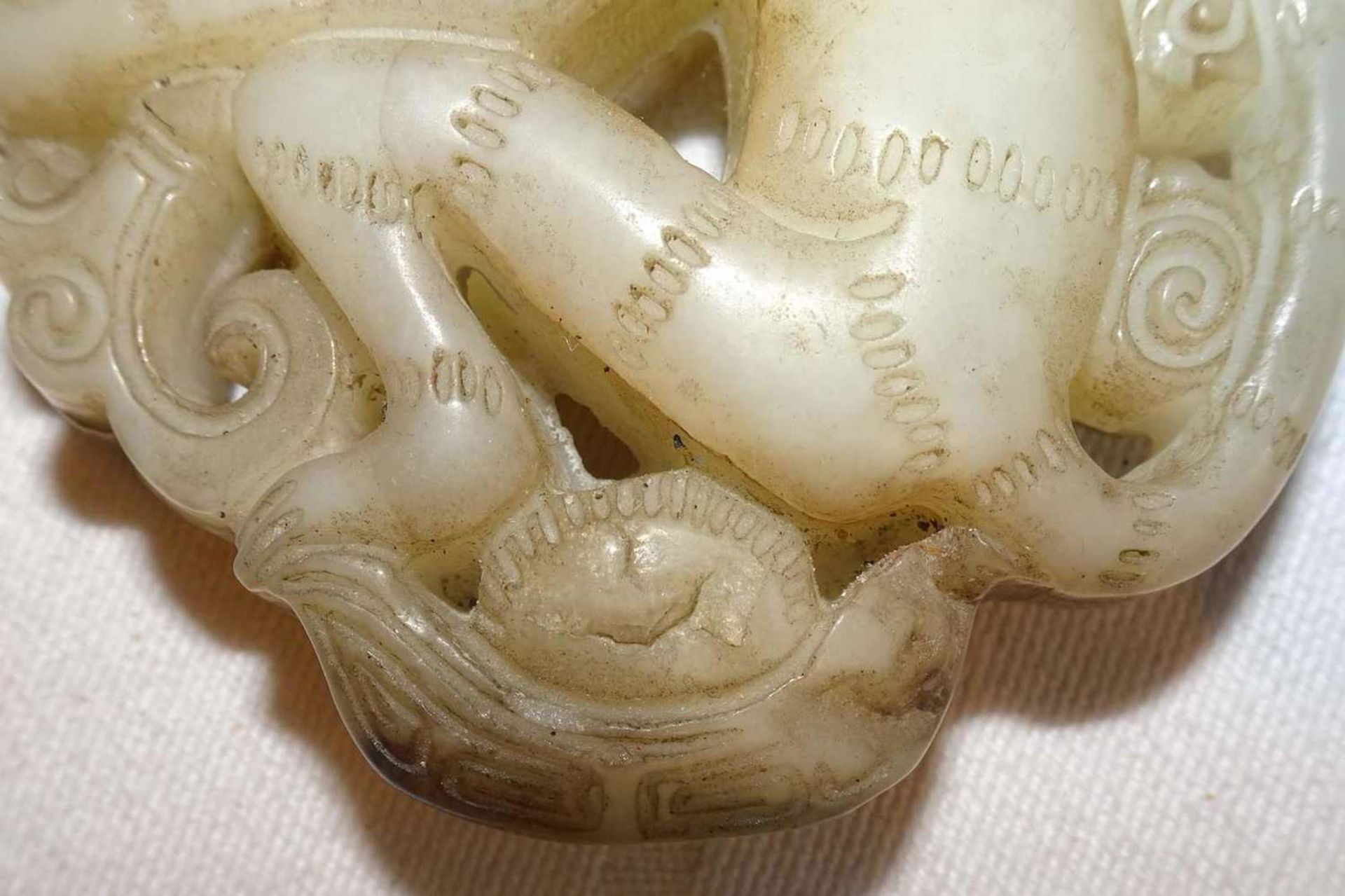 Altes Jade Amulett "Affe". Sehr altes Stück aus einer Sammlung. Höhe ca. 6 cm, Breite ca. 5,6 cmO - Bild 3 aus 3