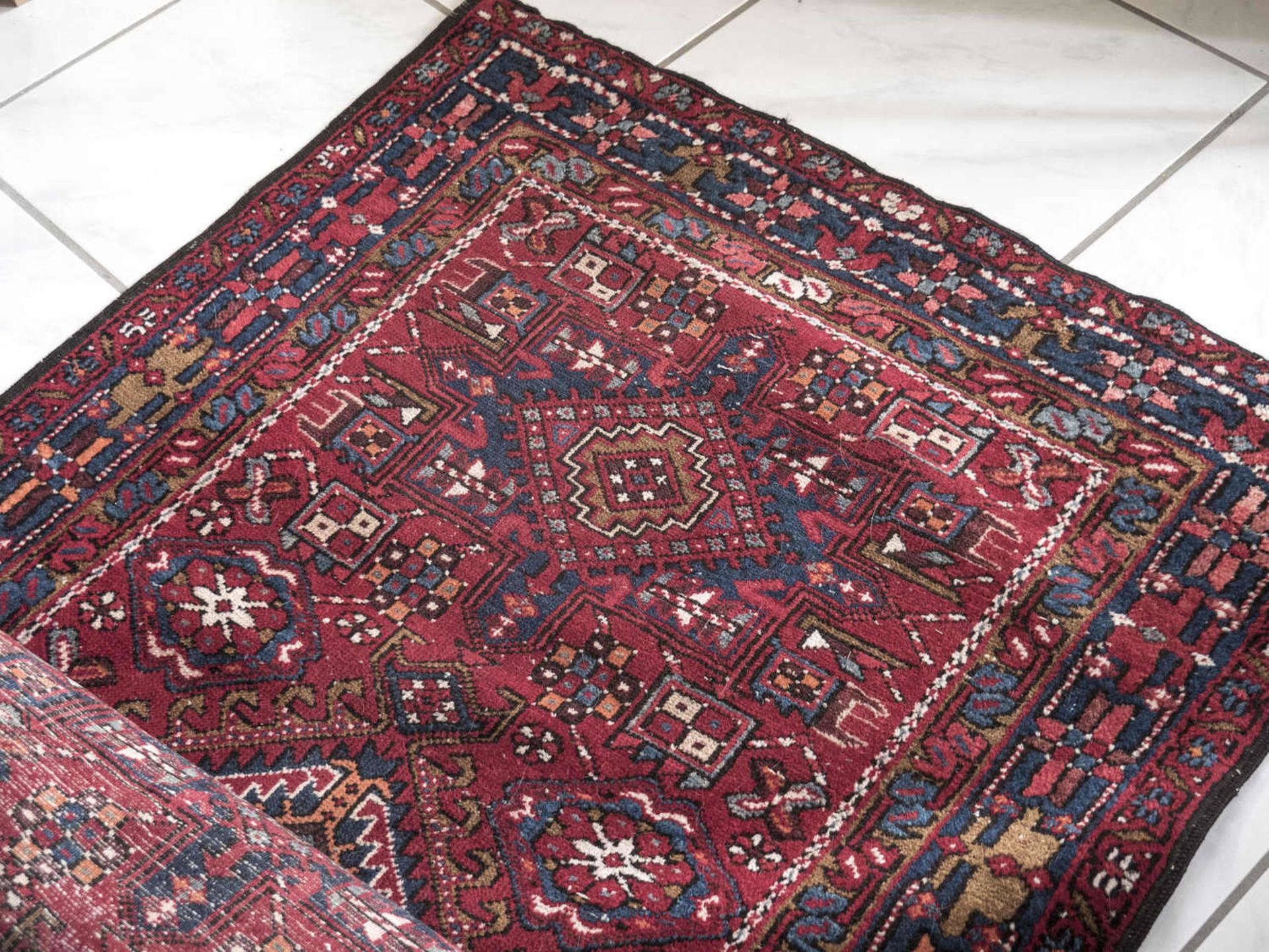 Teppich, Persien, handgeknüpft. Länge: ca. 335 cm, Breite: ca. 97 cm.Carpet, Persia, hand-knotted