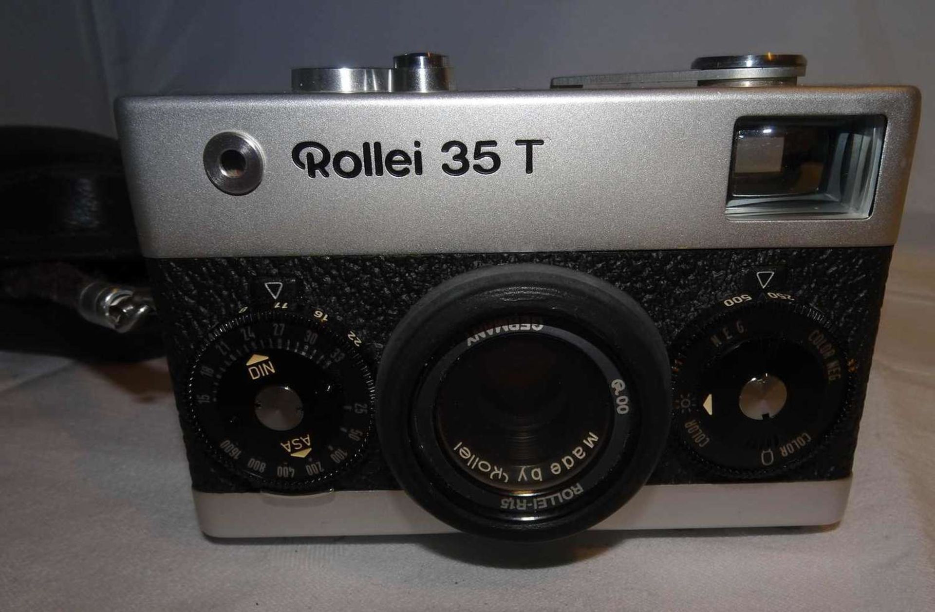 1 Kamera Rollei 35 T, sowie der dazugehörige Blitz Rollei 128 BC1 Rollei 35 T camera and the corre - Bild 2 aus 4