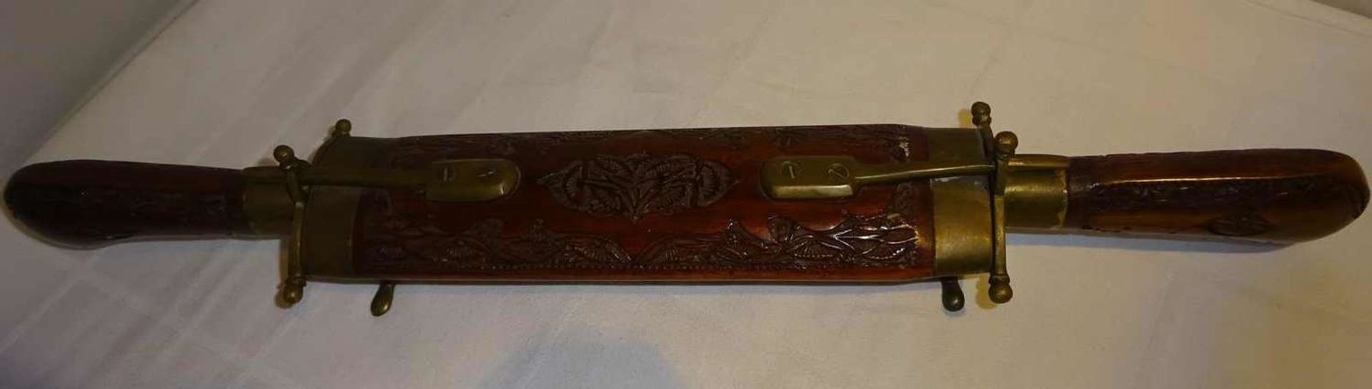 handgearbeitetes Tranchierbesteck, Messing/Holz. Indien, sehr guter Zustand. Länge ca. 43 cm