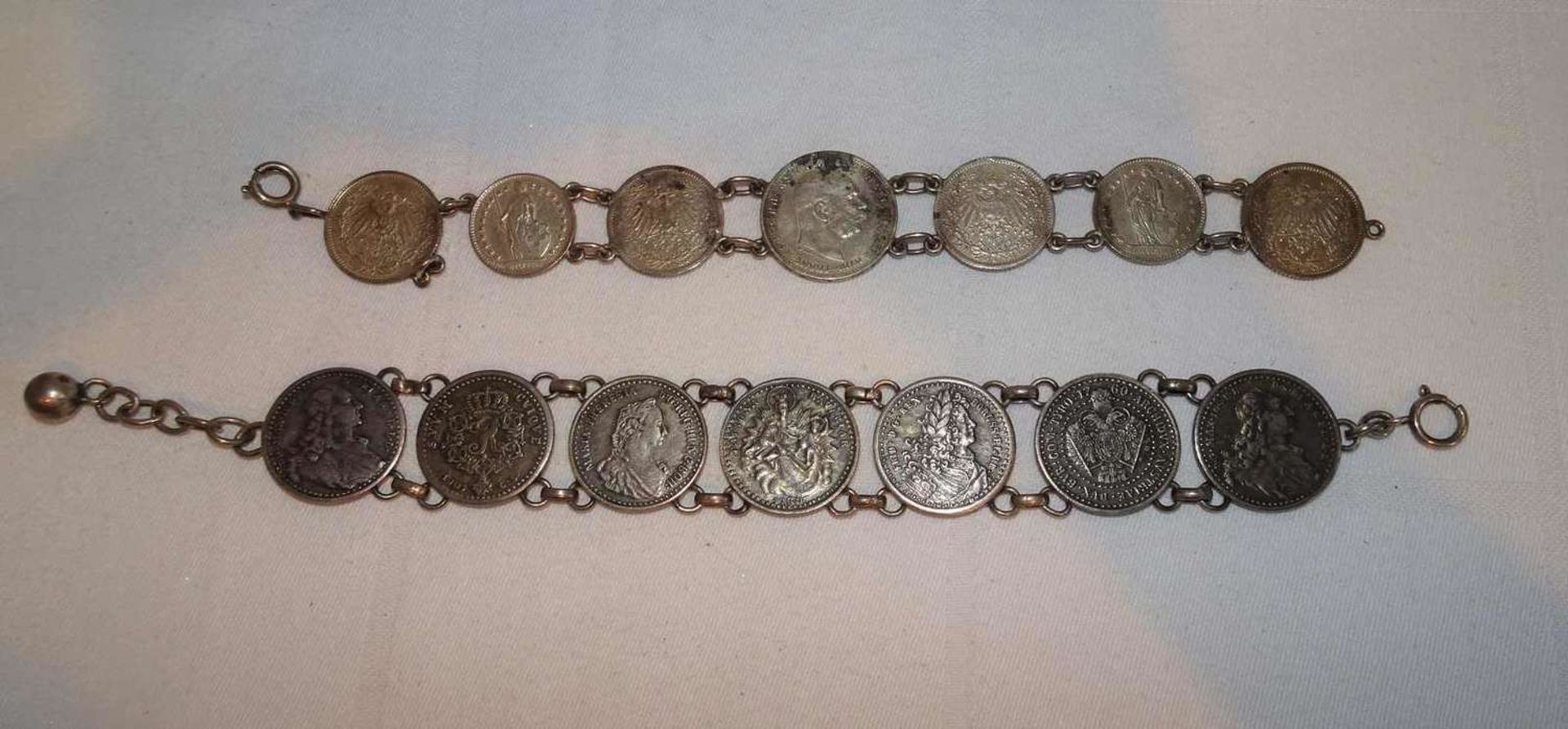 2 alte Münzarmbänder, Länge ca. 18-22 cm2 old coin bracelets, length approx. 18-22 cm