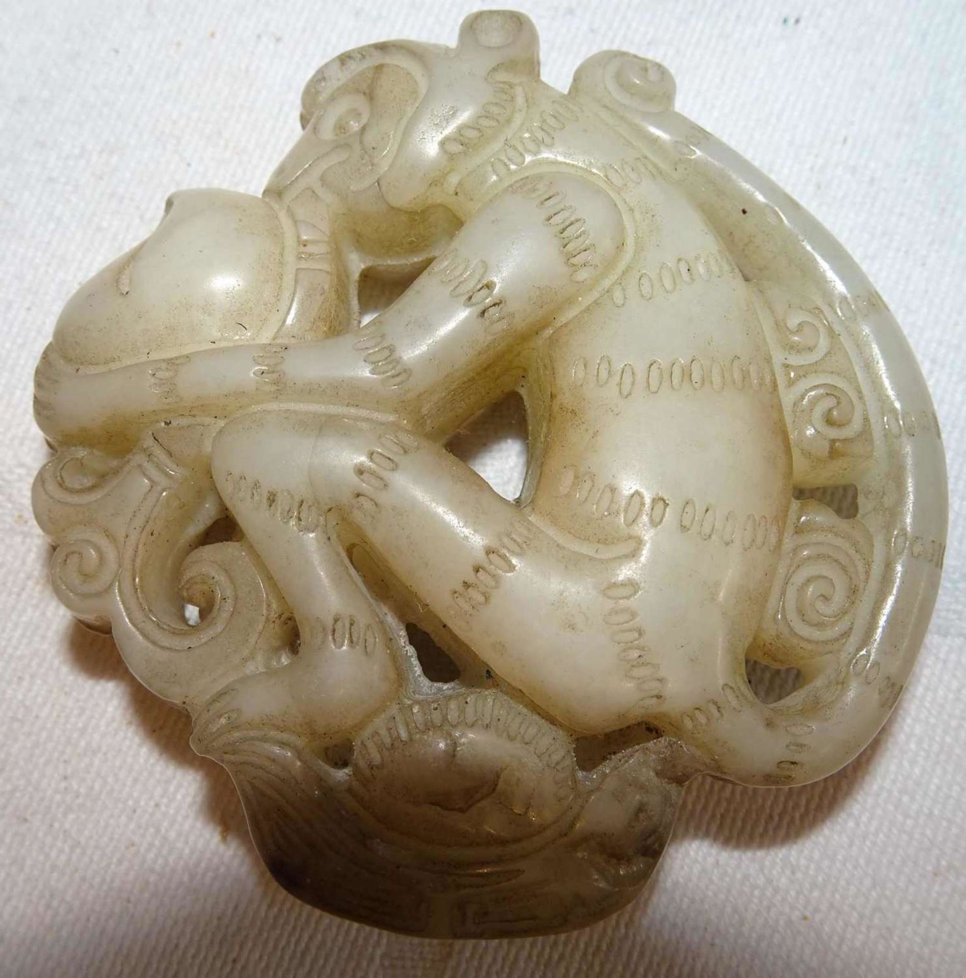 Altes Jade Amulett "Affe". Sehr altes Stück aus einer Sammlung. Höhe ca. 6 cm, Breite ca. 5,6 cmO - Image 2 of 3