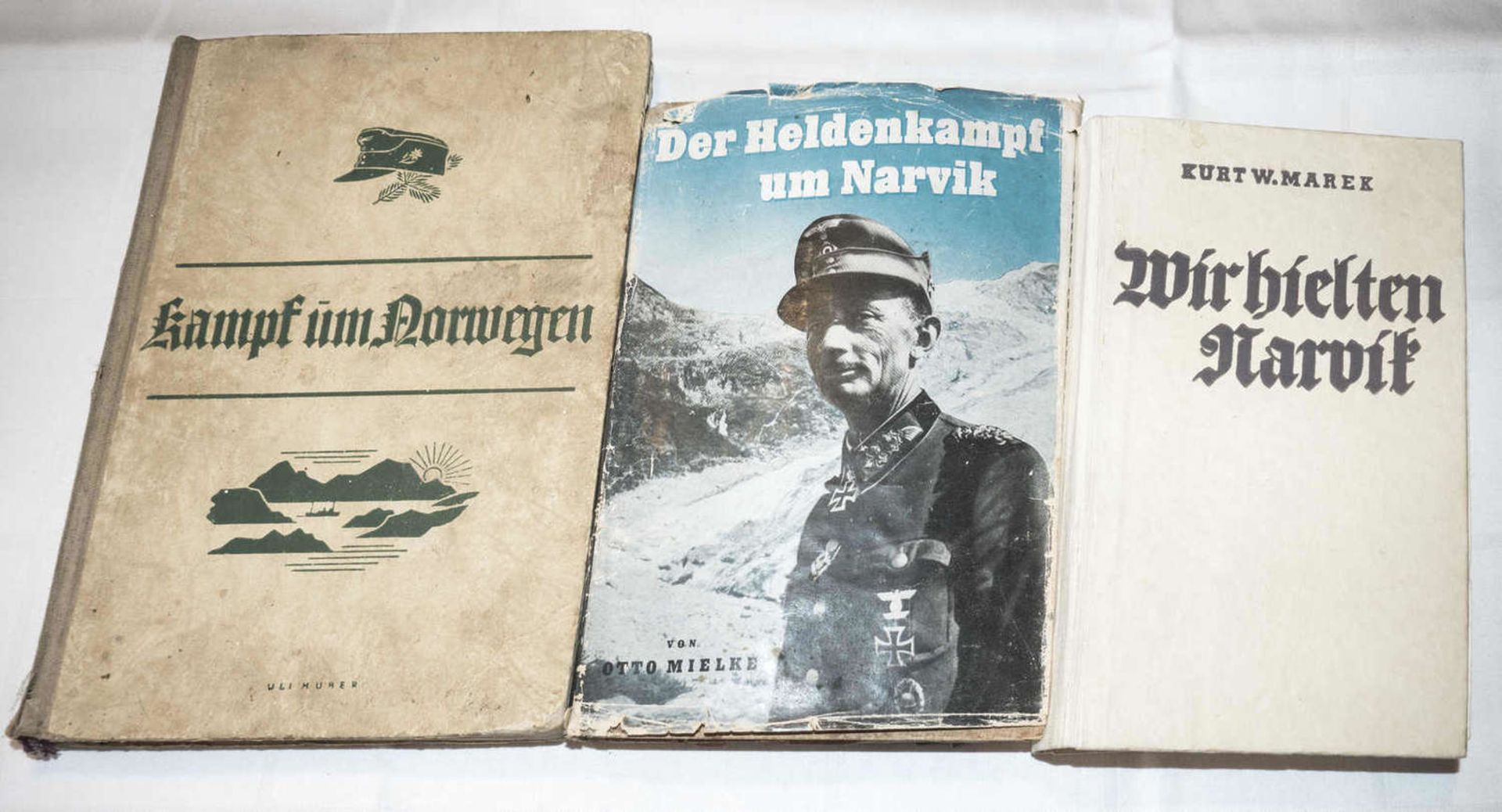 Drei Bücher 2. Weltkrieg: Norwegen und Narvik. Meist gute Erhaltung.Three books World War II: Norw