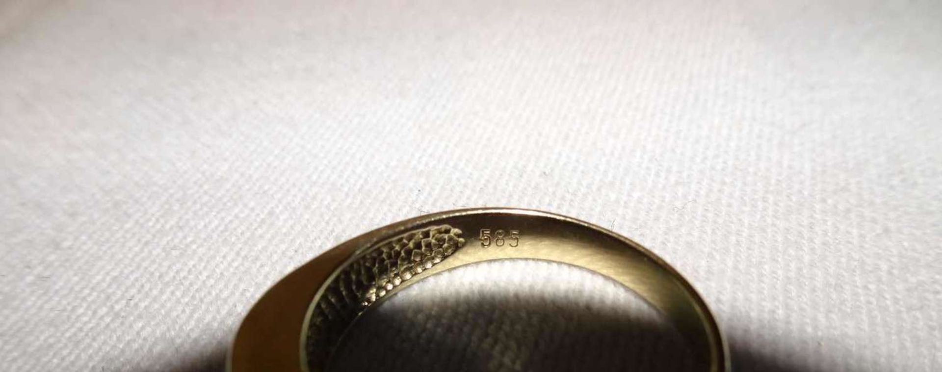 Damenring, 585er Gelbgold, besetzt mit verschiedenen Edelsteinen. Ringgröße 56. Gewicht ca. 3,4 g - Bild 3 aus 4