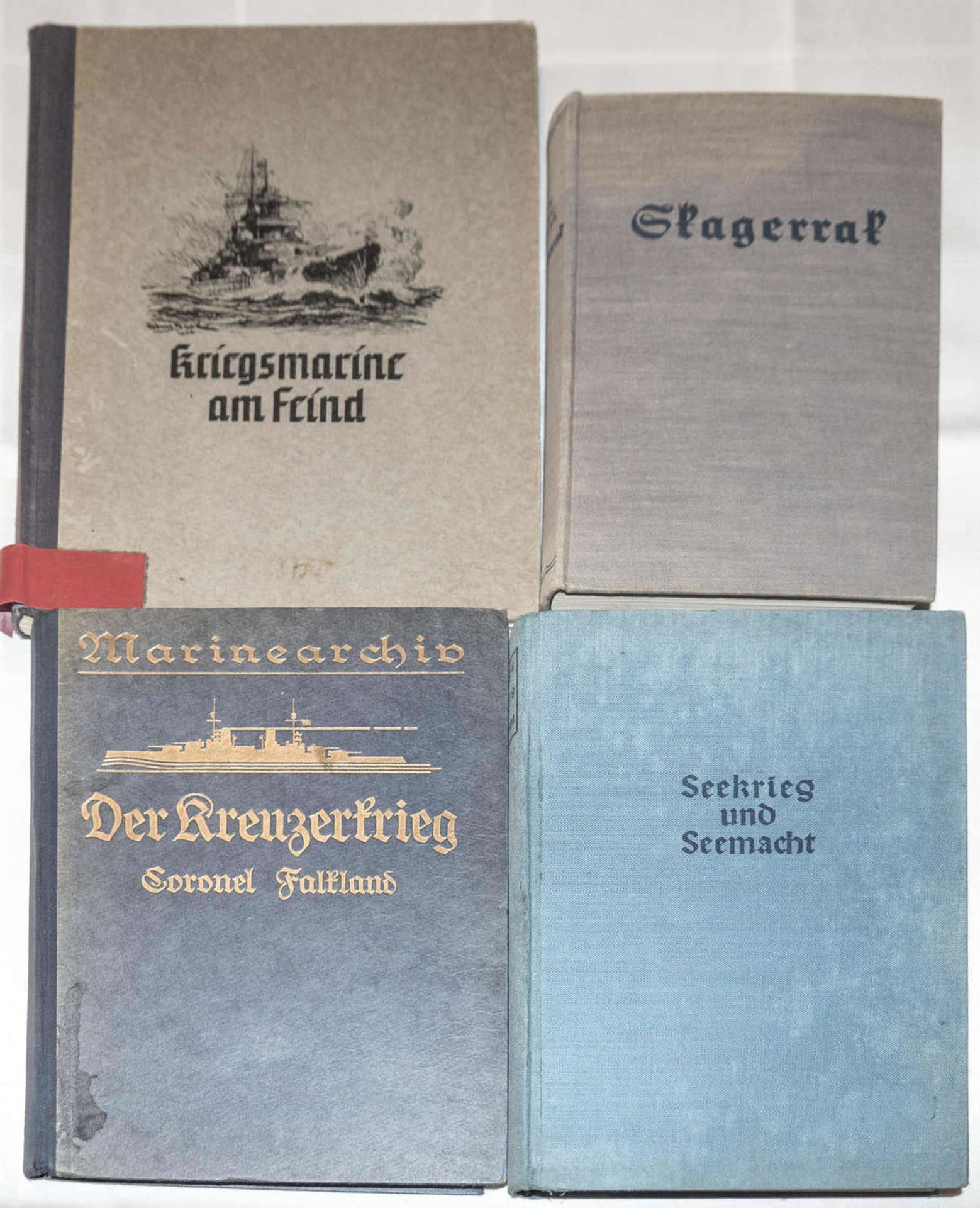 Vier Bücher Marine, 1. + 2. Weltkrieg, meist gute Erhaltung.Four books of the Navy, 1st + 2nd Worl