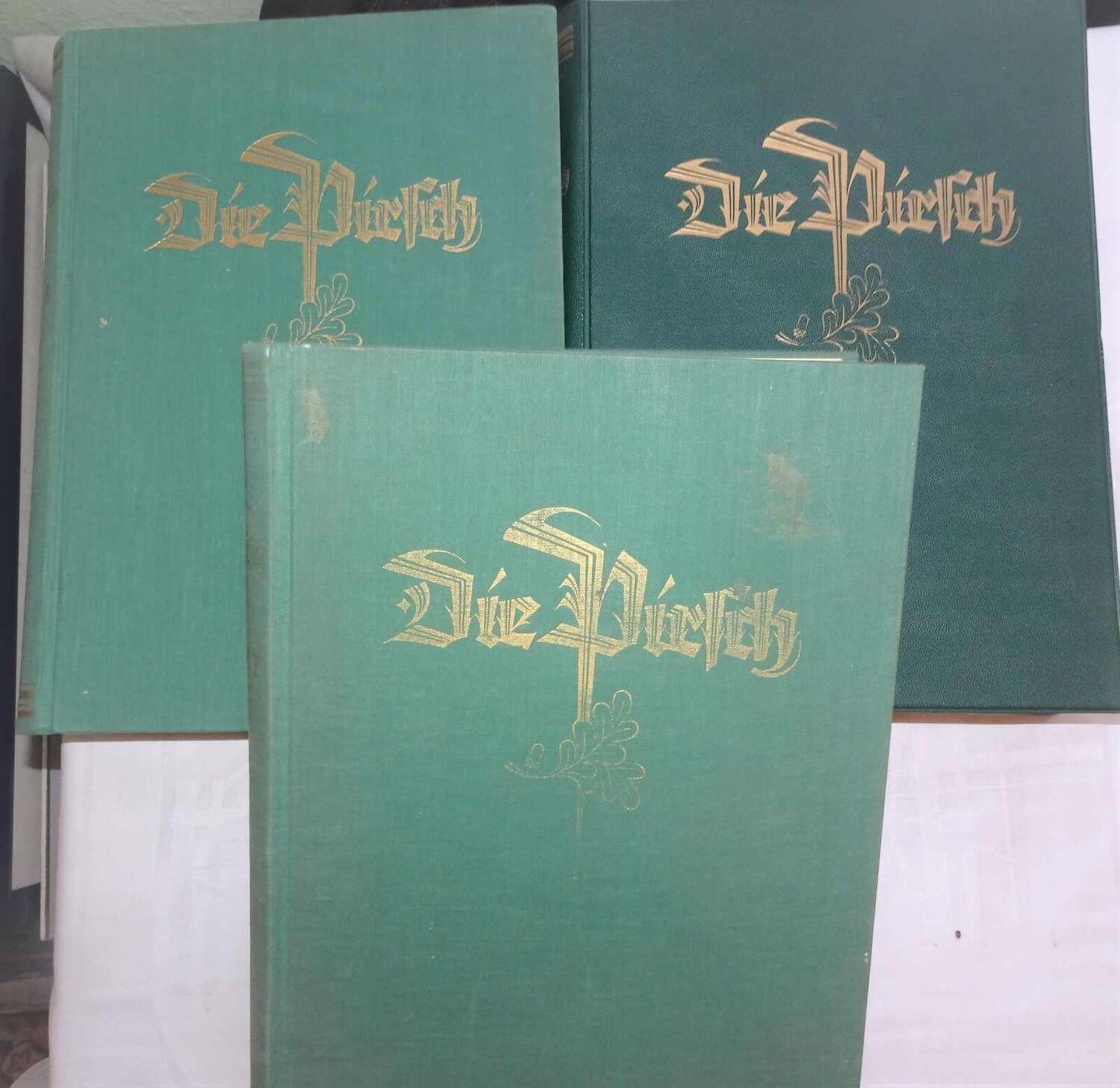 Die Pirsch, Jagdzeitschrift, 1x 1957, 1x 1958, sowie 1x 1960. Gebunden.Die Pirsch, hunting magazine