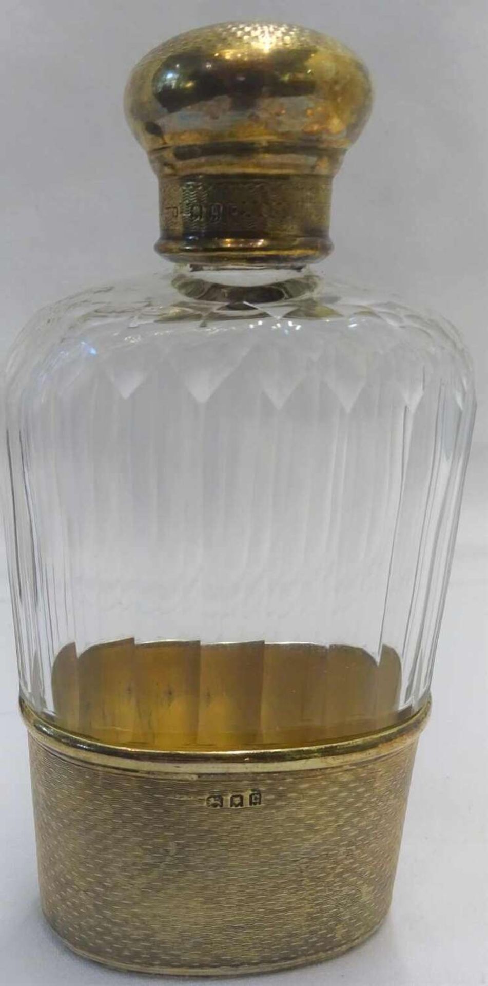 Engl. Biedermaier Flachmann, mundgeblasen und geschliffenes Glas. Silberummantelung angepaßt aus d - Image 2 of 4