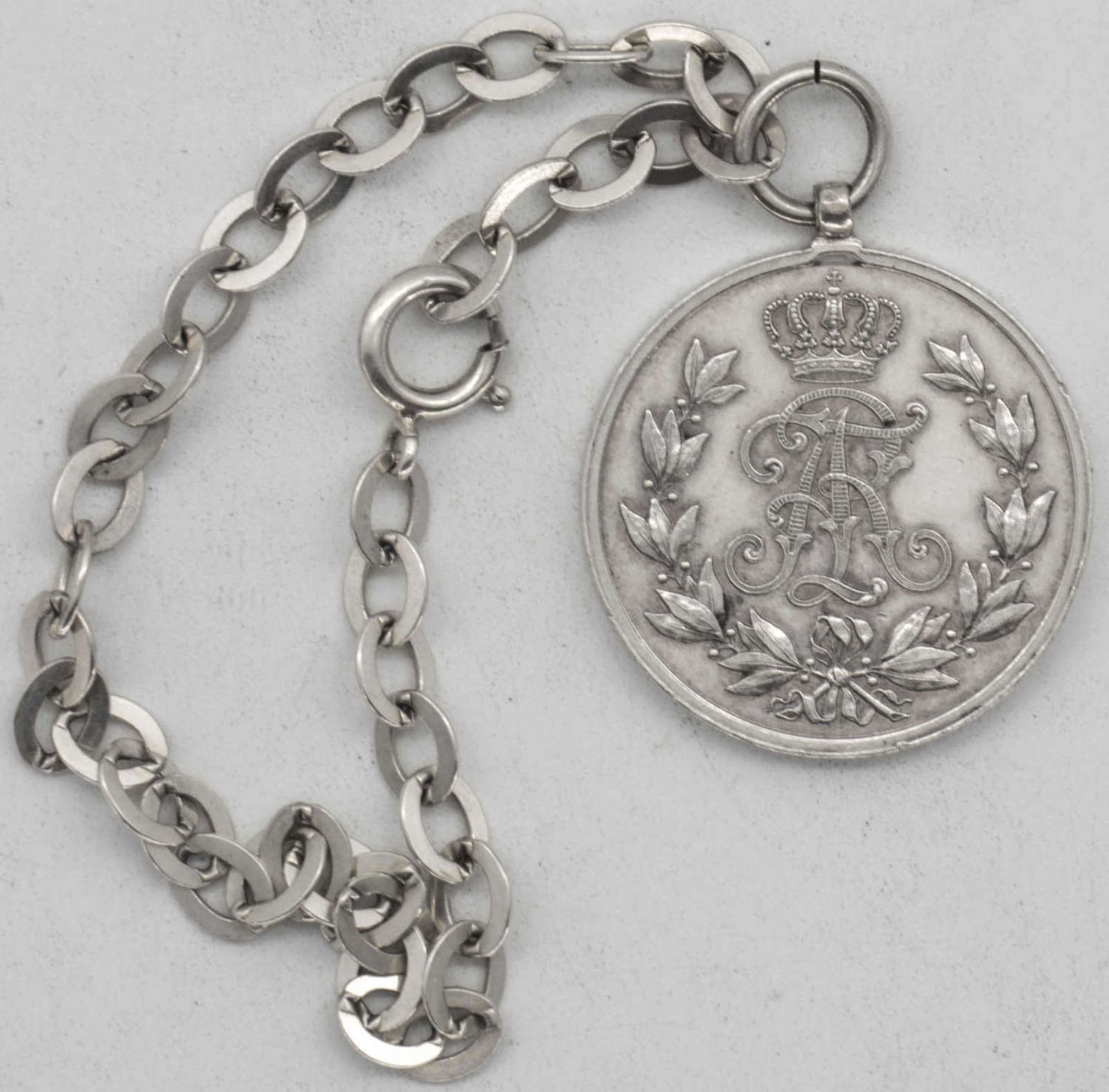 Sachsen - Albertinische Linie, Friedrich - August - Medaille, Silber, an 835er Silber - Armband. Ge