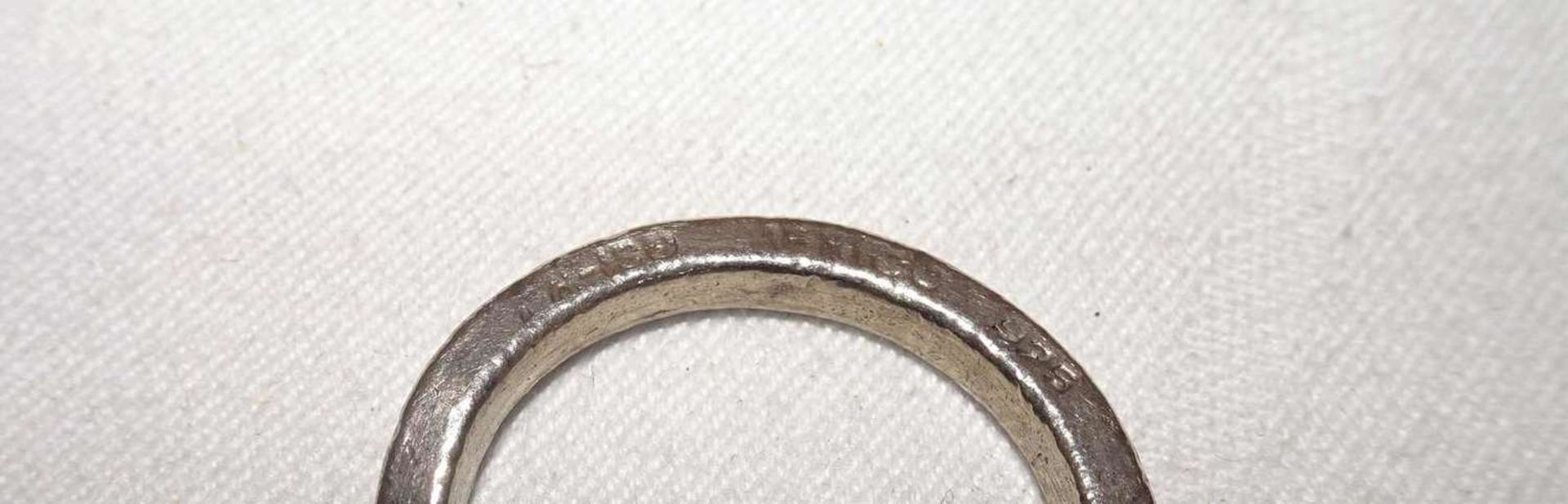 Schlüsselanhänger mit "W", 925er Silber. Gewicht ca. 29,1 gr.Key ring with "W", 925 silver. Weig - Bild 2 aus 3