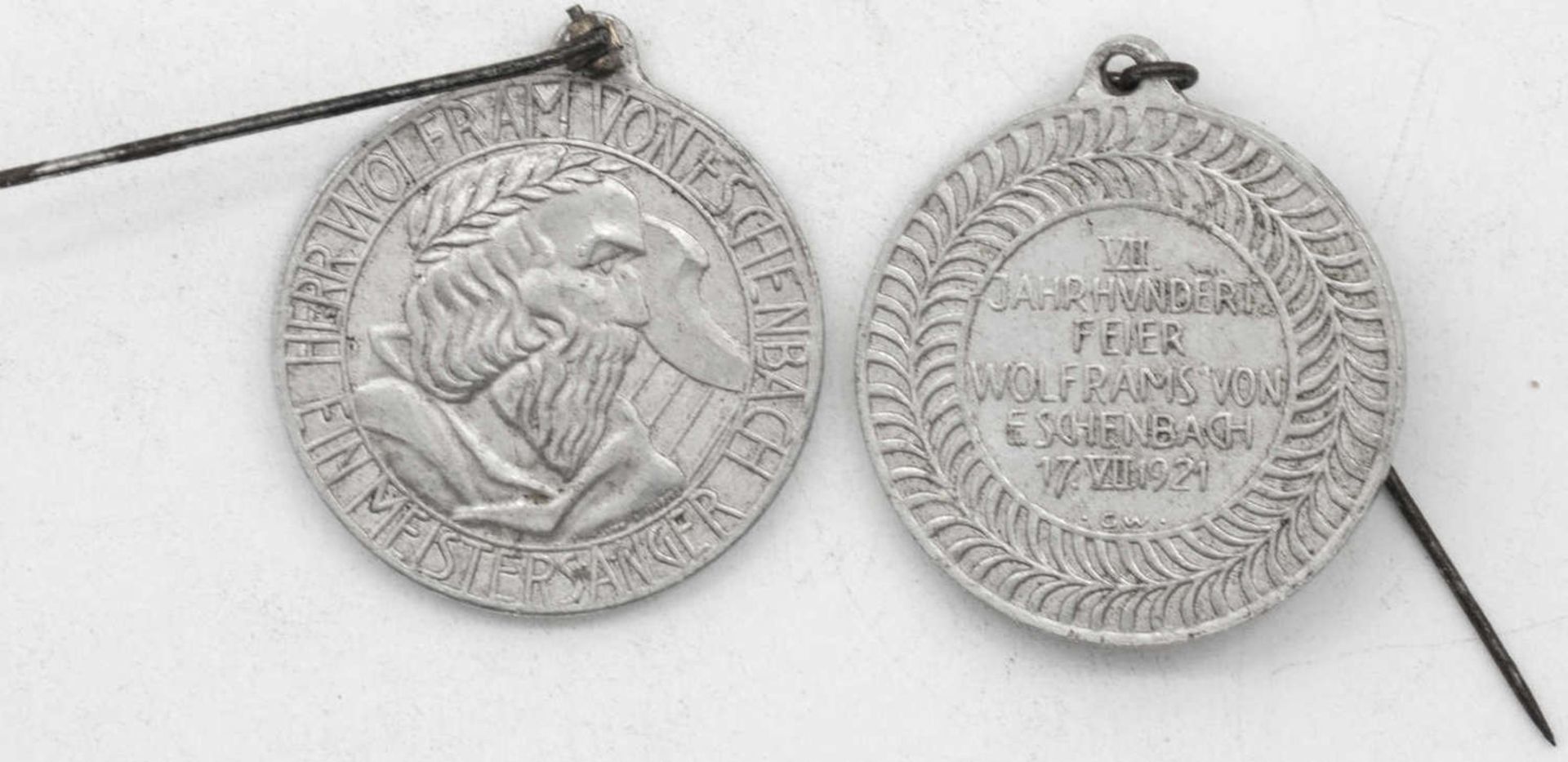 Zwei alte Orden "7. Jahrhundertfeier Wolframs von Eschenbach 17. VII. 1921. Aluminium.Two old medal - Bild 2 aus 2
