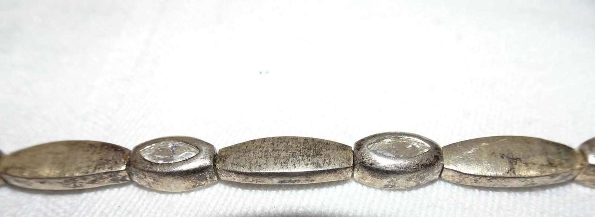 Armreif, 835er Silber, Durchmesser ca. 6,5 cm. Gewicht ca. 16,7 gr.Bangle, 835 silver, diameter app - Bild 3 aus 3