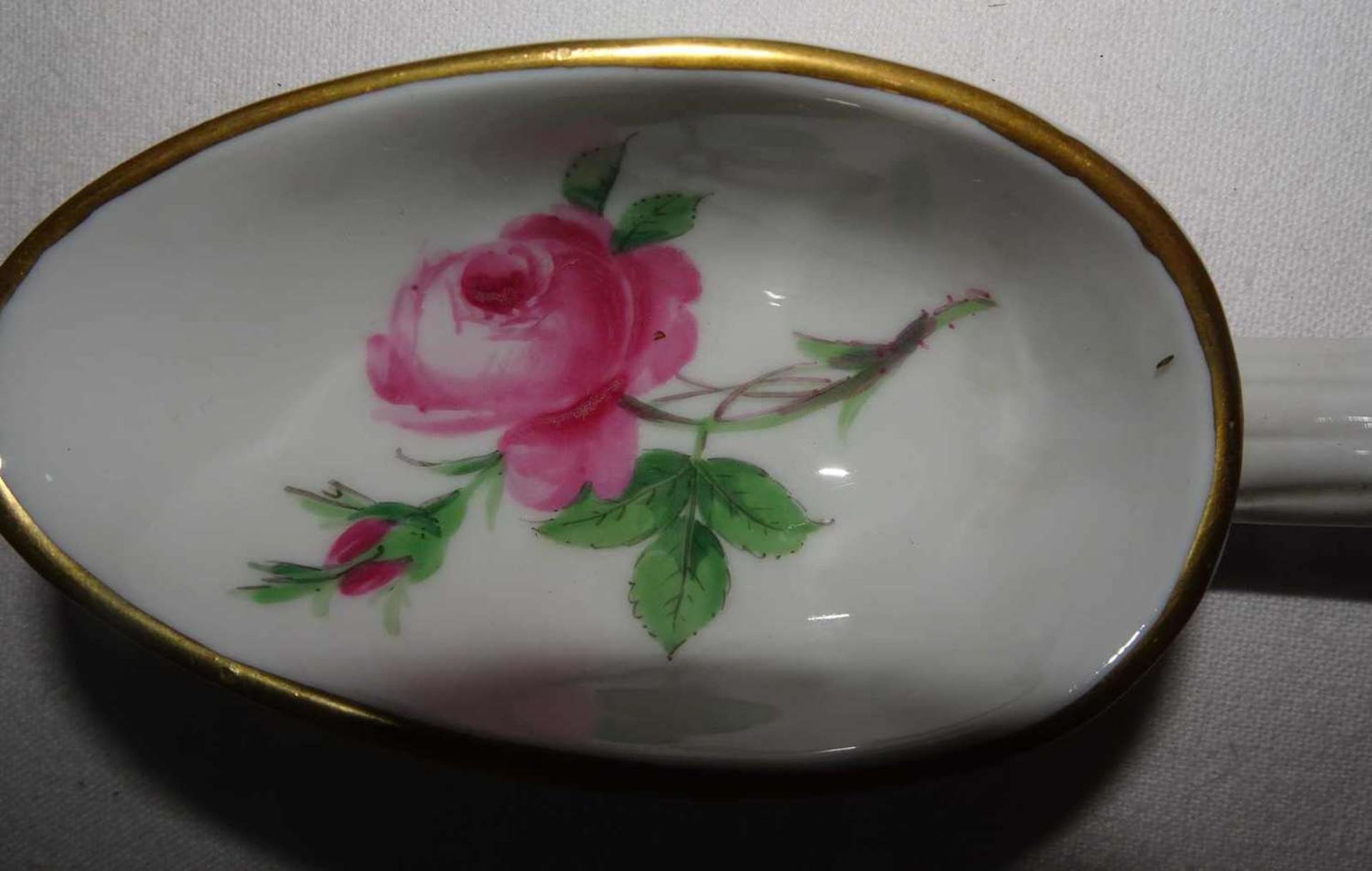 Meissen, 1 Sahnelöffel, Meissner Rote Rose. 2. Wahl / 2 Schleifstriche. Länge ca. 22 cm. Guter Z - Image 8 of 8