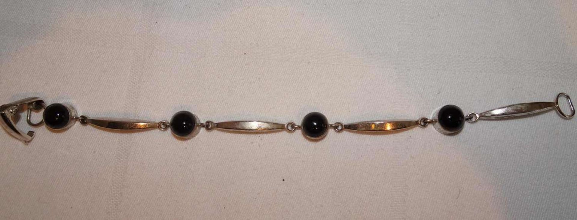 Armband, 835er Silber, besetzt mit Onyx. Länge ca. 18 cmBracelet, 835 silver, set with onyx. Lengt - Bild 2 aus 3