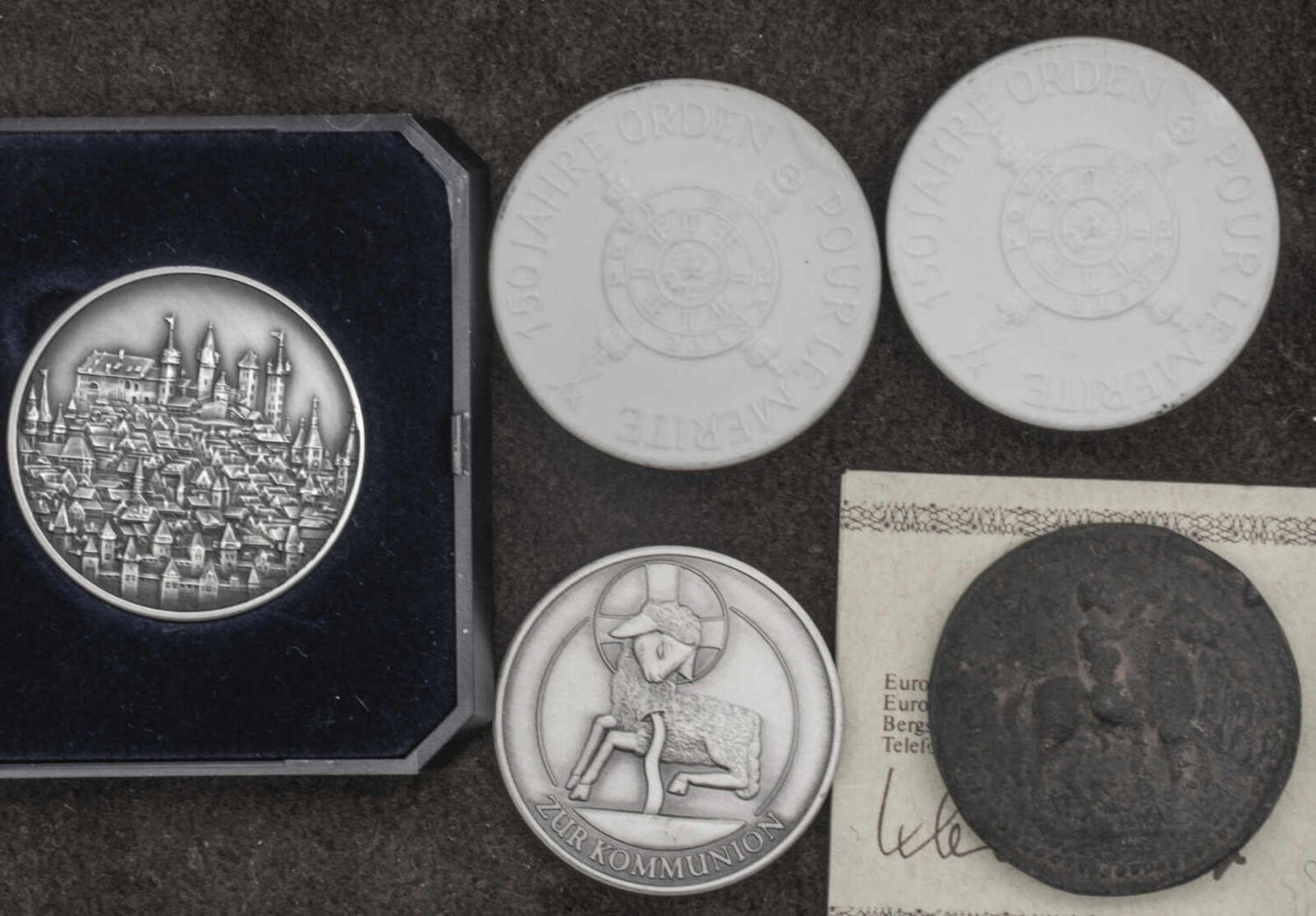 Lot Medaillen, dabei 2 x Silber 999, Gesamtgewicht: ca. 32 g, 2 x Porzellan ( 1 x beschädigt) und - Image 2 of 2