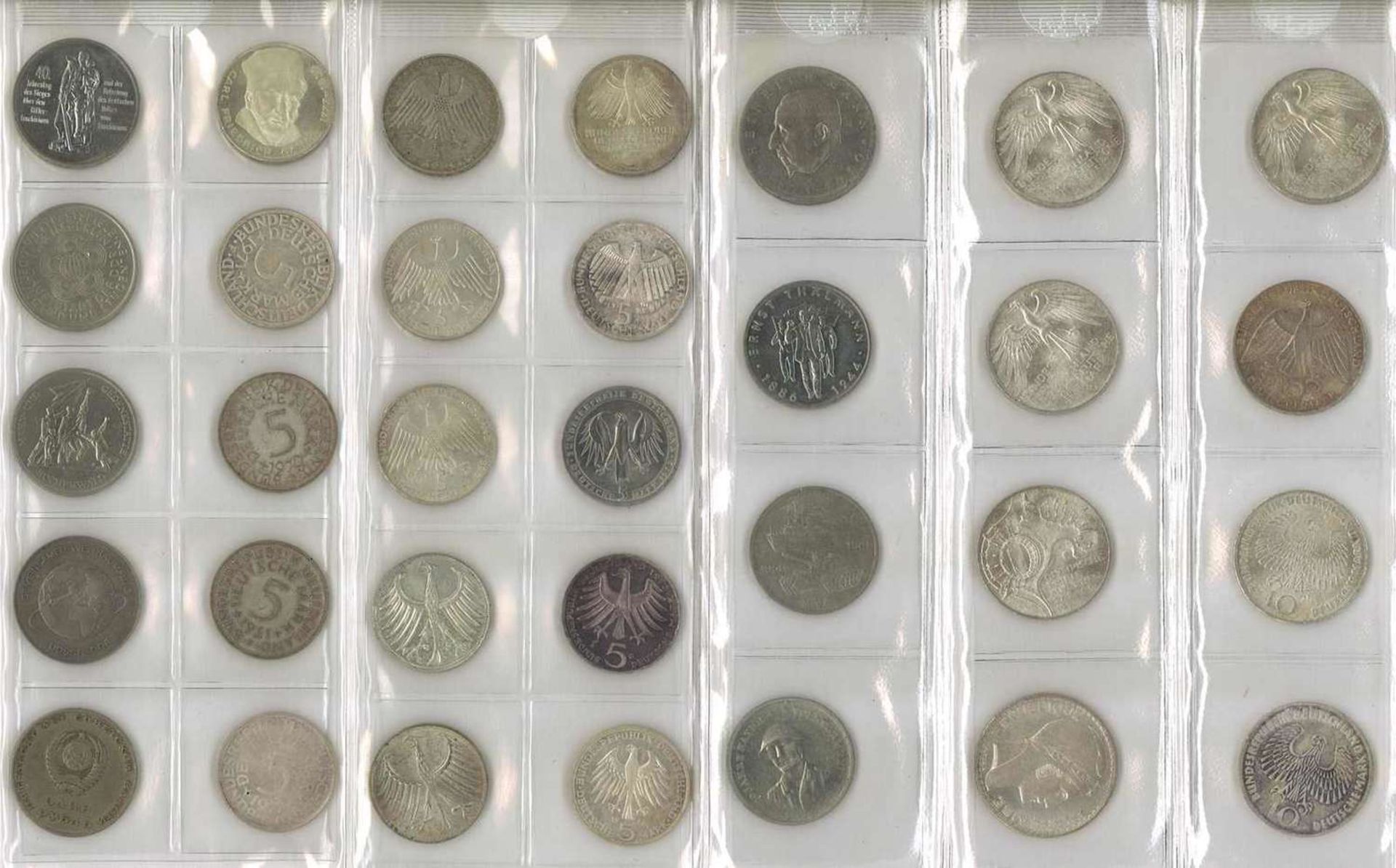 Lot Münzen, meist BRD, dabei 7x 10 Mark, 25x 5 Mark, 13x 2 Mark, 35x 1 Mark, 37x 50 Pfennig. Nomin - Image 2 of 6