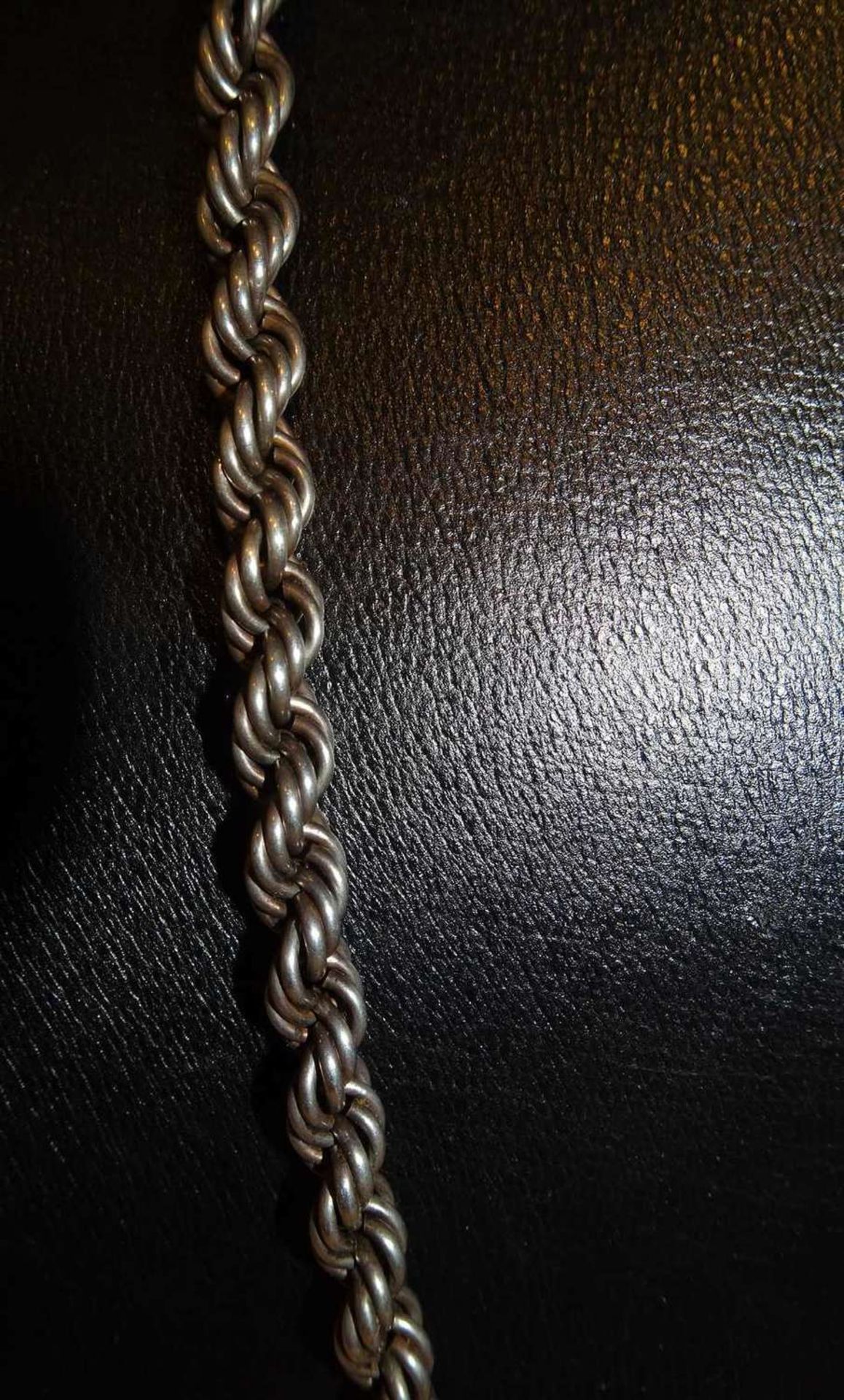 Kordelkette, 835er Silber. Verschluß defekt. Länge ca. 71 cm. Gewicht ca. 47,5 gr.Cord chain, 835 - Bild 3 aus 3