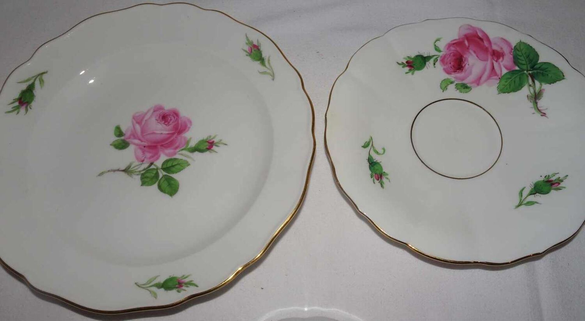 Meissen, 1 Teegedeck, Meissner Rote Rose. 2. Wahl / 2 Schleifstriche.Meissen, 1 tea set, Meissen R - Bild 4 aus 4