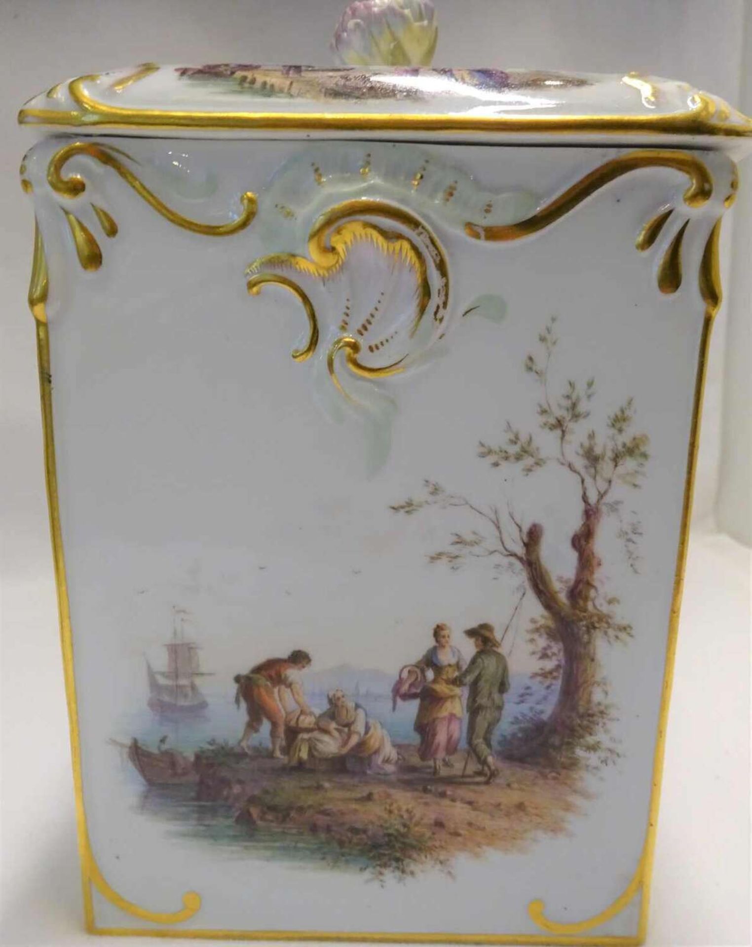 Meissen Porzellan Deckeldose, Marke 1815-1924. Quadratische hohe Dose mit Blütenknauf, dieser best - Bild 3 aus 7