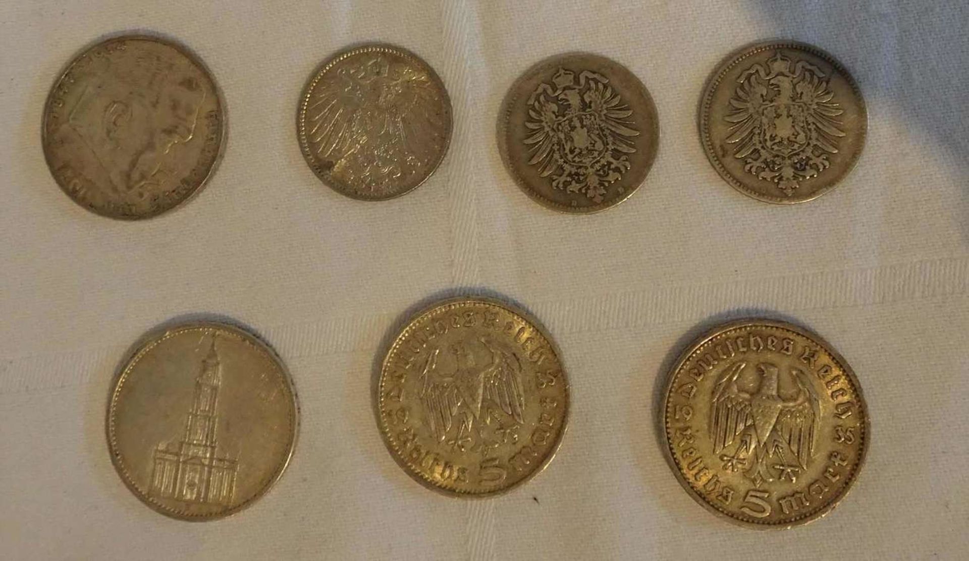 Lot Silbermünzen, bestehend aus 4x 5 Reichsmark (3x Hindenburg, 1x Garnisionskirche), sowie 3x 1 - Bild 2 aus 2