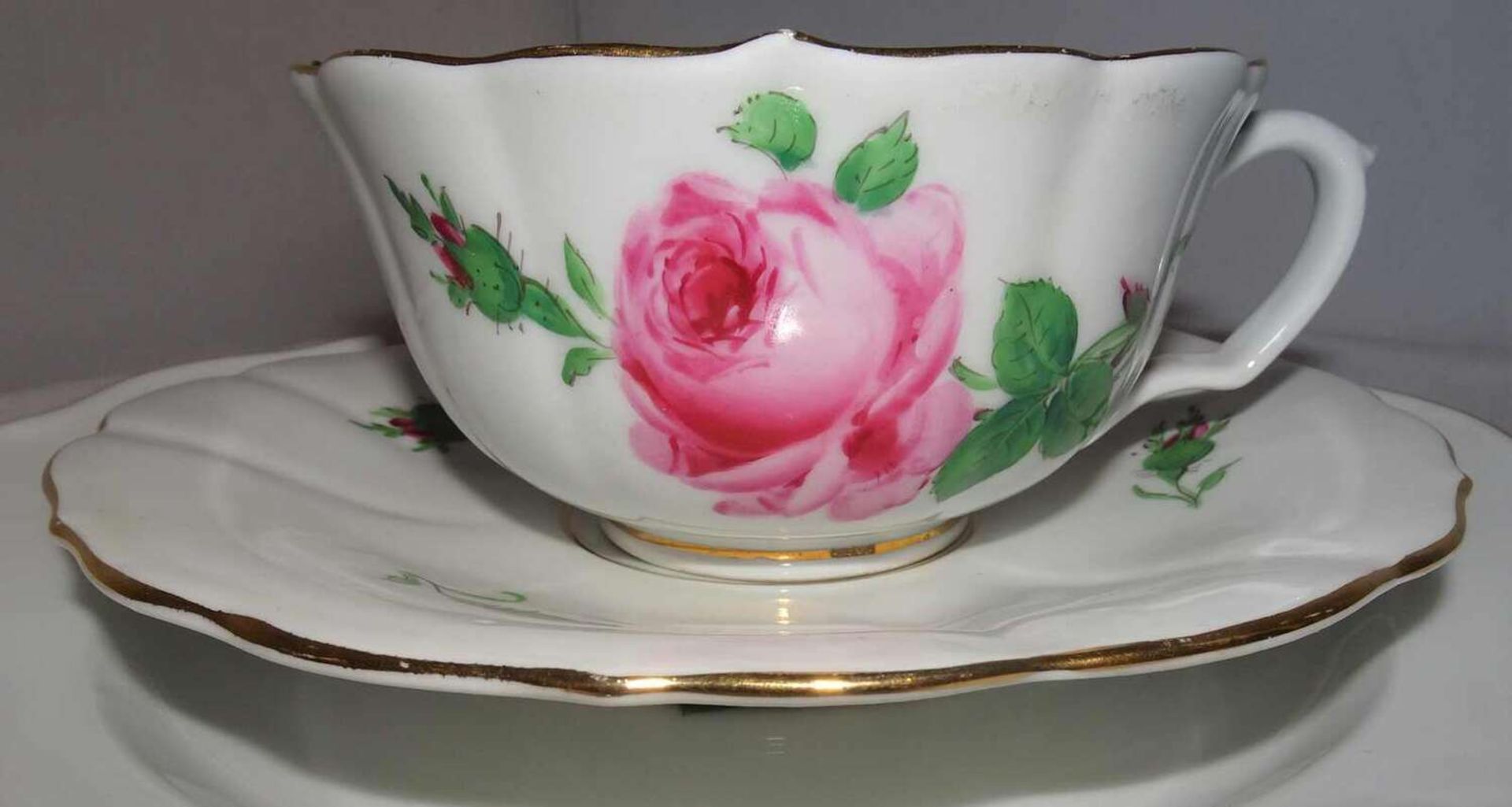 Meissen, 1 Teegedeck, Meissner Rote Rose. 2. Wahl / 2 Schleifstriche.Meissen, 1 tea set, Meissen R - Image 2 of 4