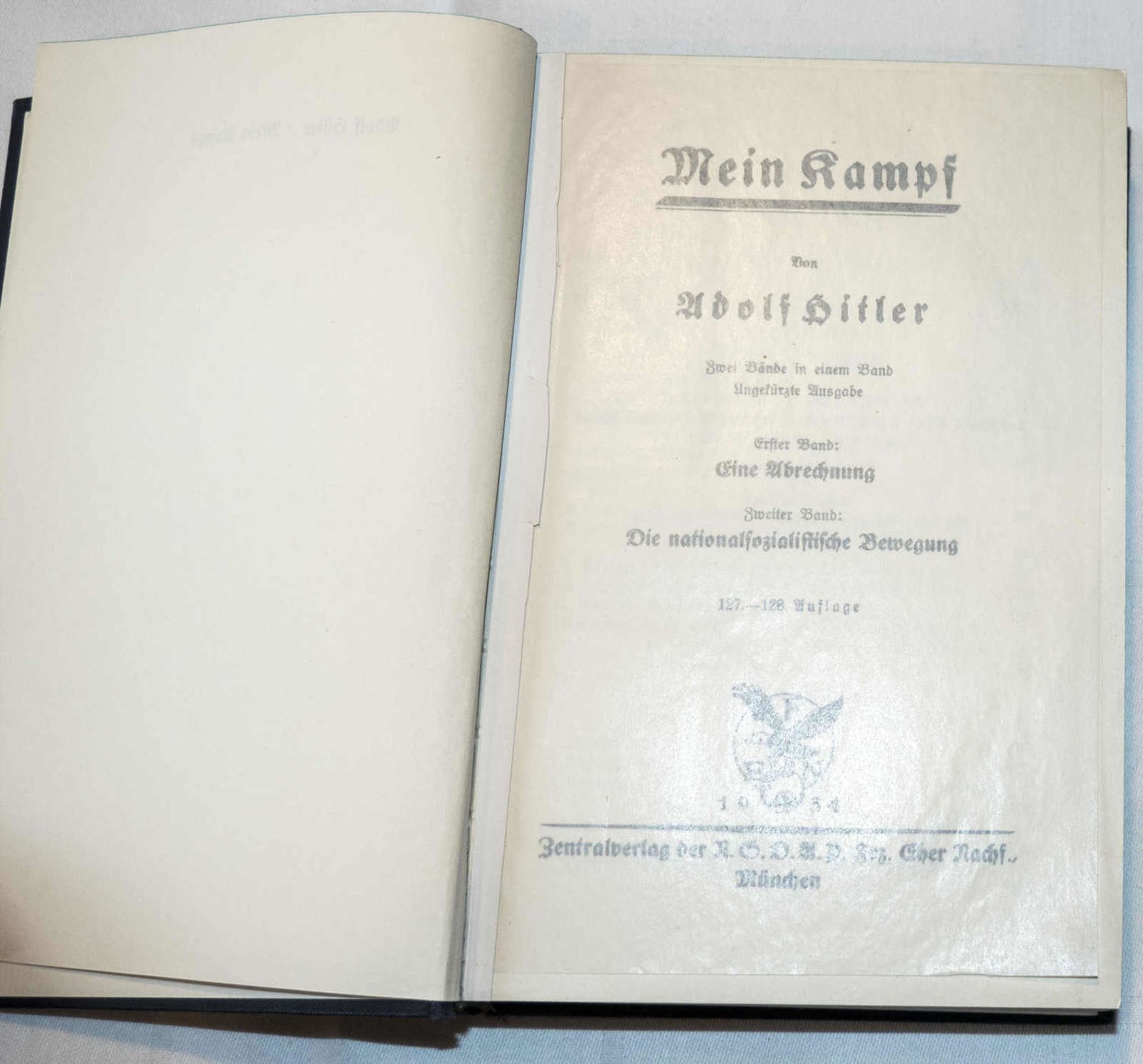 "Mein Kampf", blaue Gesamtausgabe, Band 1 + 2 von 1934. 1. Seite fehlt."Mein Kampf", blue complete - Bild 3 aus 3