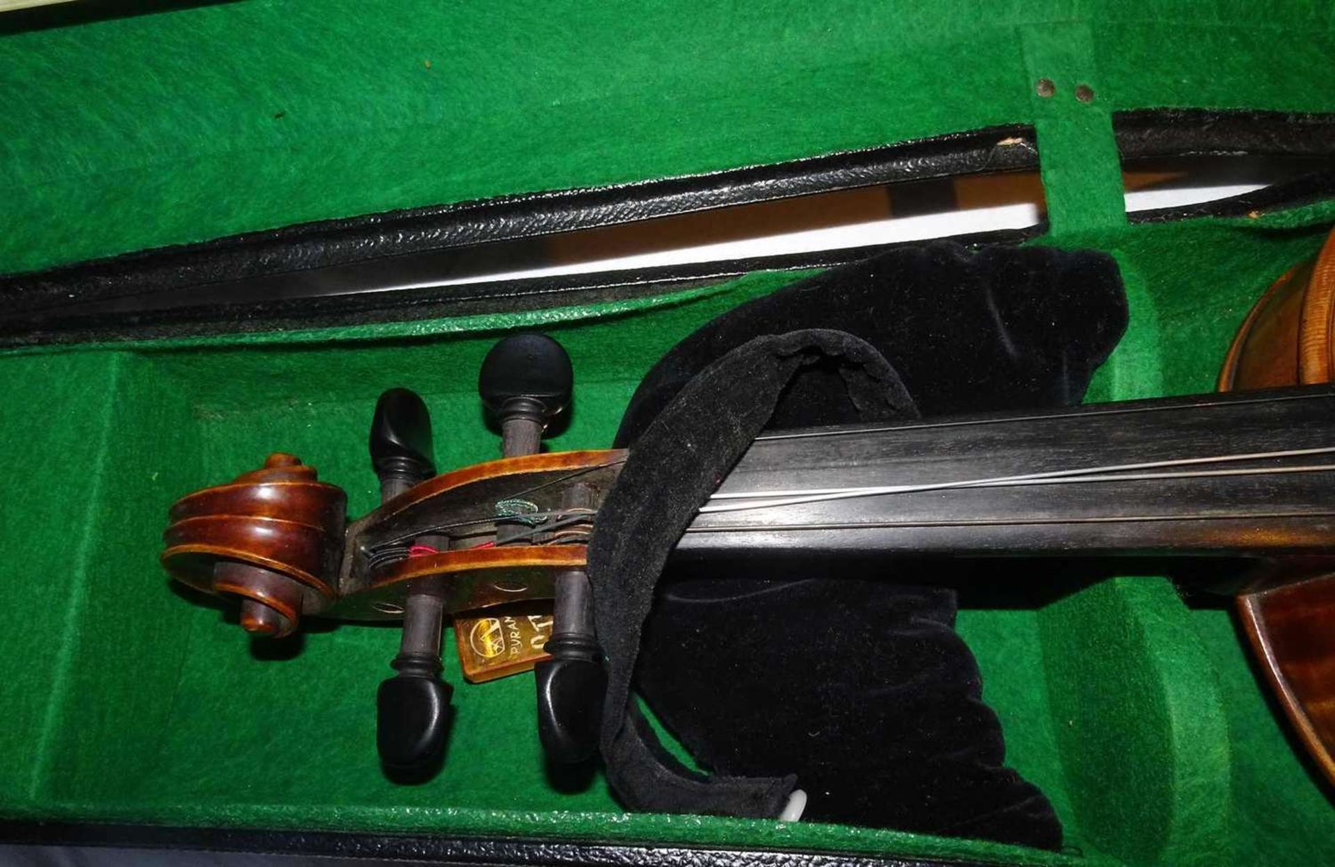 Geige Schuster & Co., Markneukirchen, mit Innenzettel sowie ein Geigenbogen von Hopf, im Geigenkast - Image 4 of 6