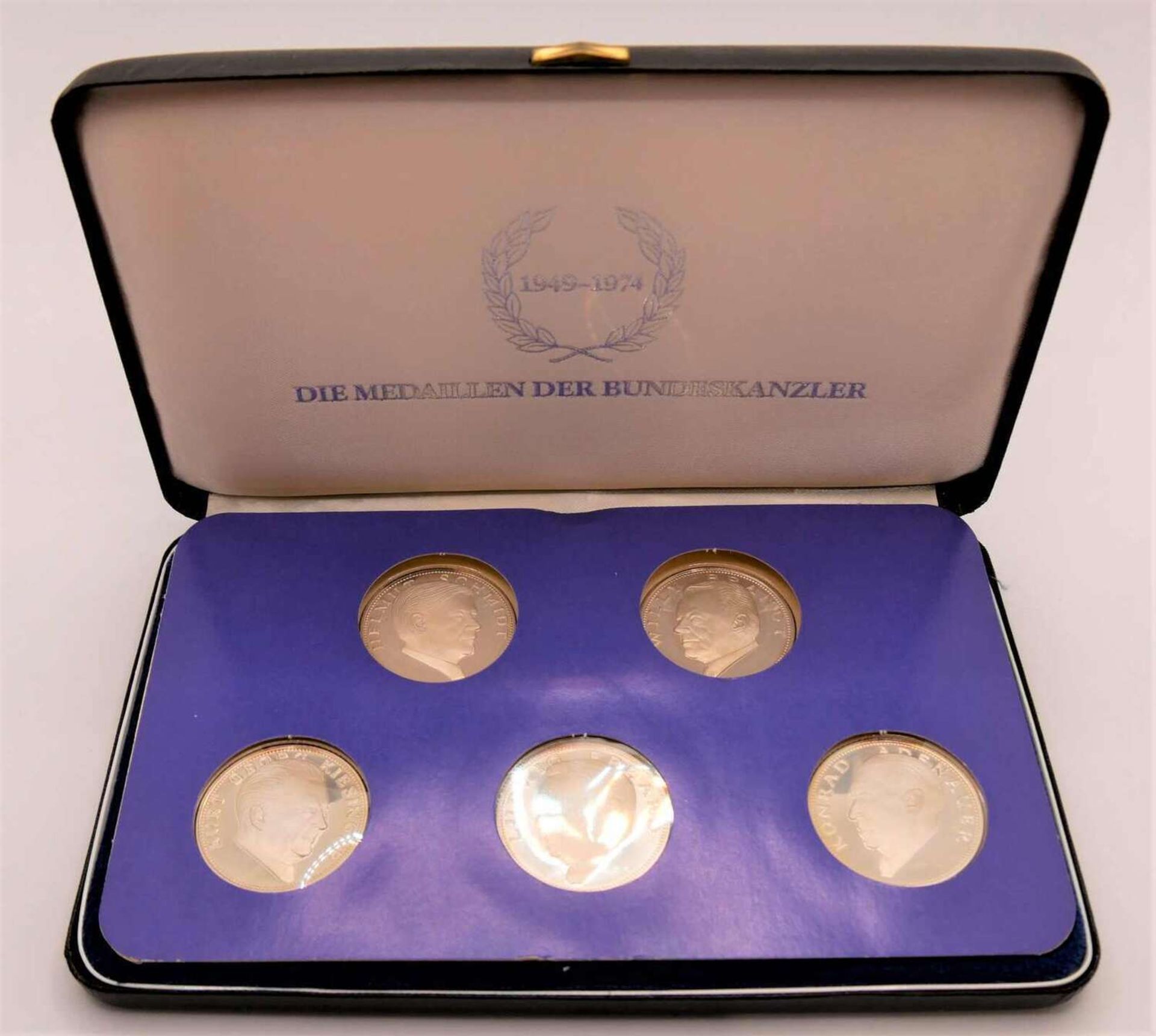 Die Medaillen der Bundeskanzler 1949 - 1974 - Silber 5x15g - 925er Silber in Original Schachtel.