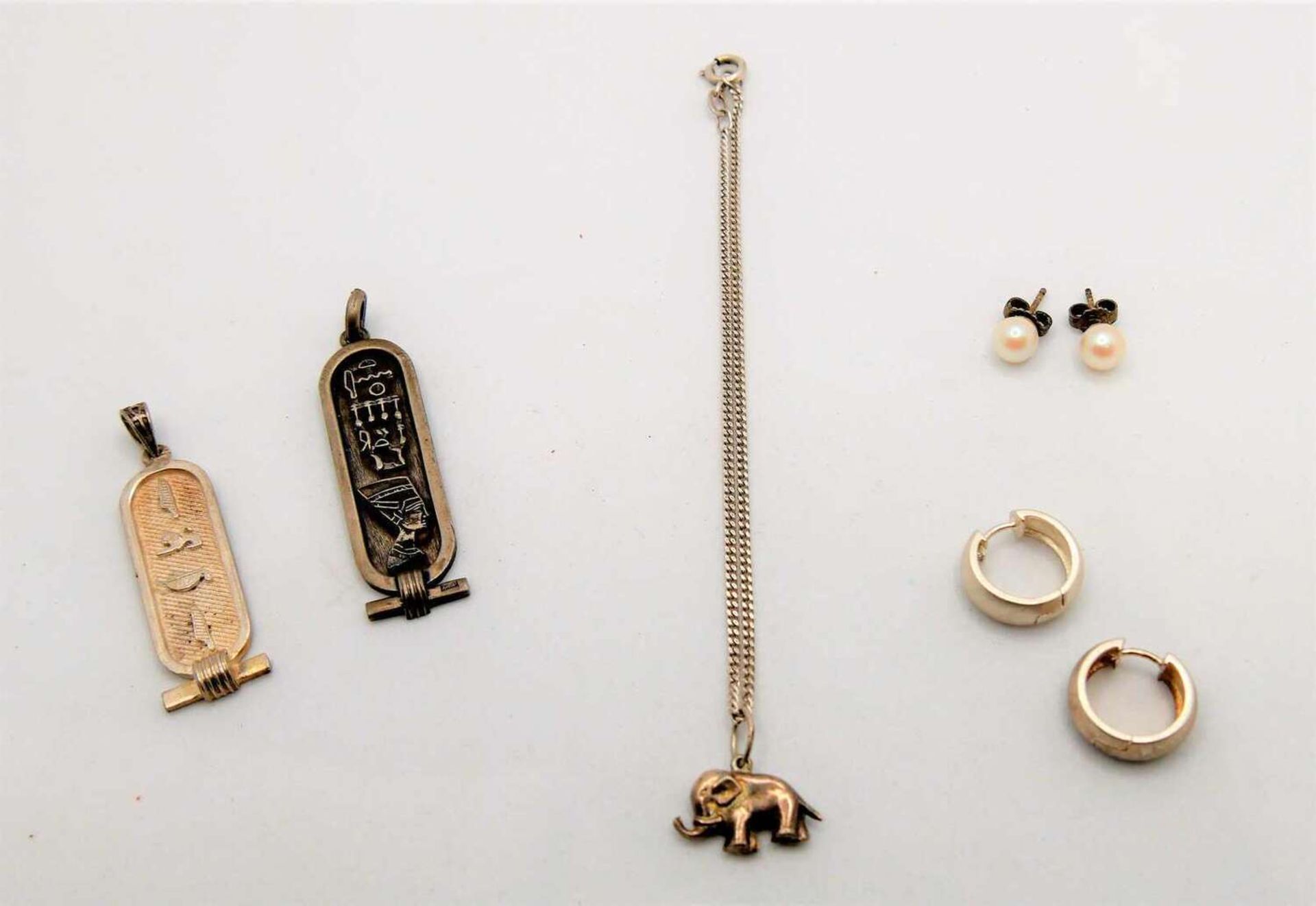 Lot Silberschmuck, dabei Ohrringe, Anhänger, Kette. Gewicht ca. 19,2 gr. Lot of silver jewelry,