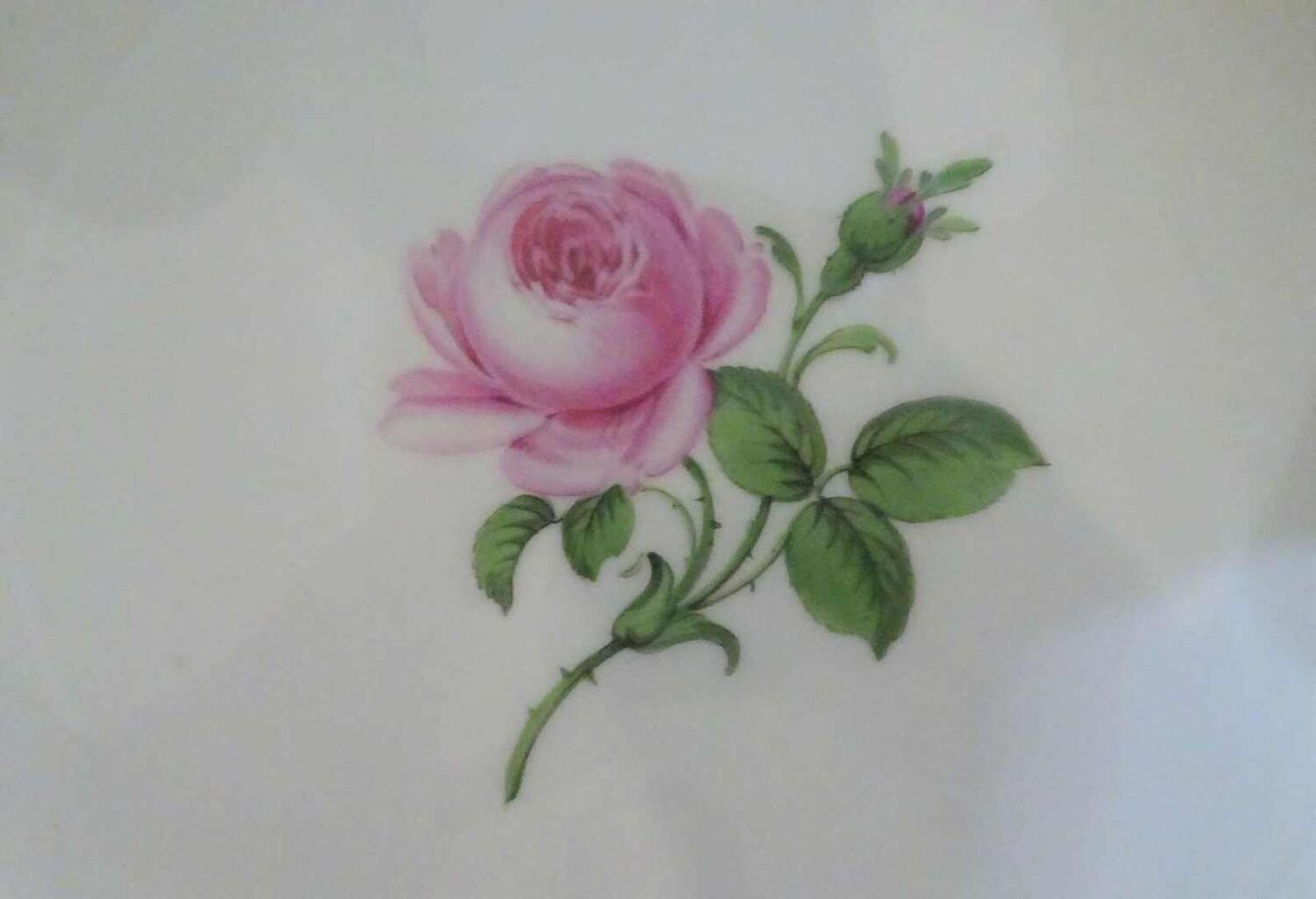 Meissen, große Schlüssel, Durchmesser ca. 28 cm, Höhe ca. 8 cm, Meissner Rote Rose. 4 - Image 2 of 4