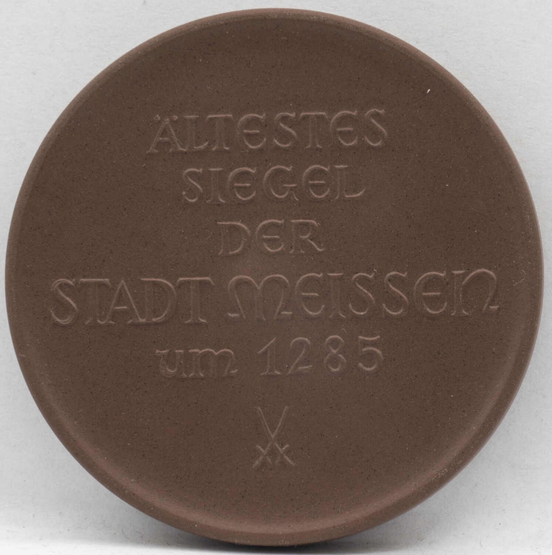 Meissen Porzellan - Medaille ältestes Siegel der Stadt Meissen. Durchmesser: ca. 64 mm. Erhaltung: - Image 2 of 2