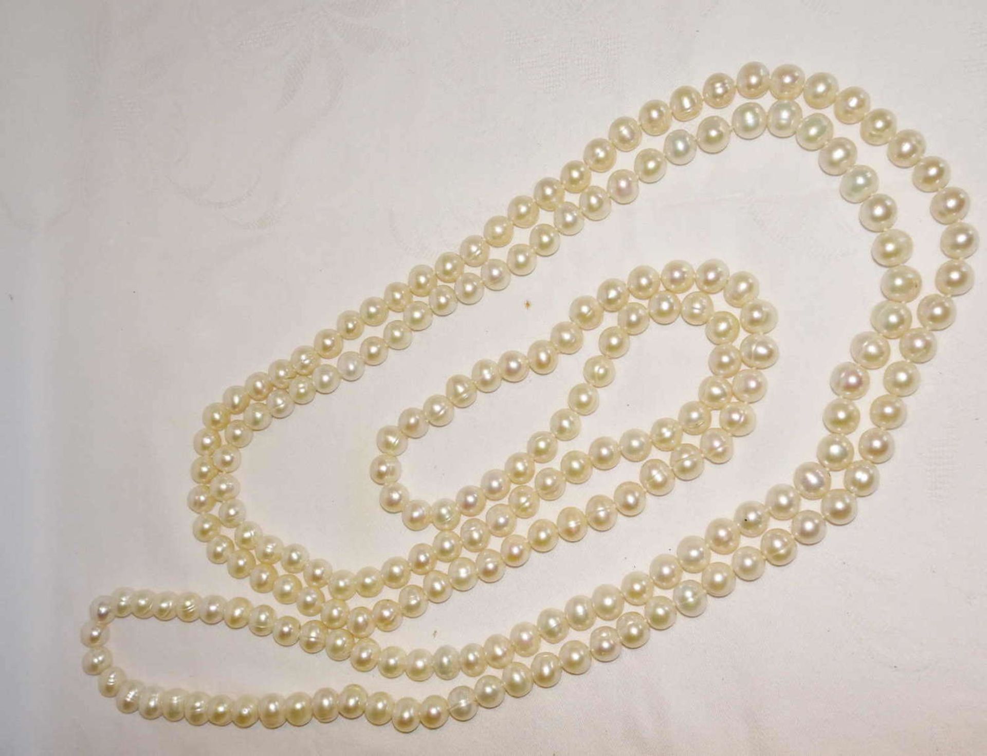 Echtperlenkette, endlos. Länge ca. 2,10 m !!!!!! Real pearl necklace, endless. Length about 2.10