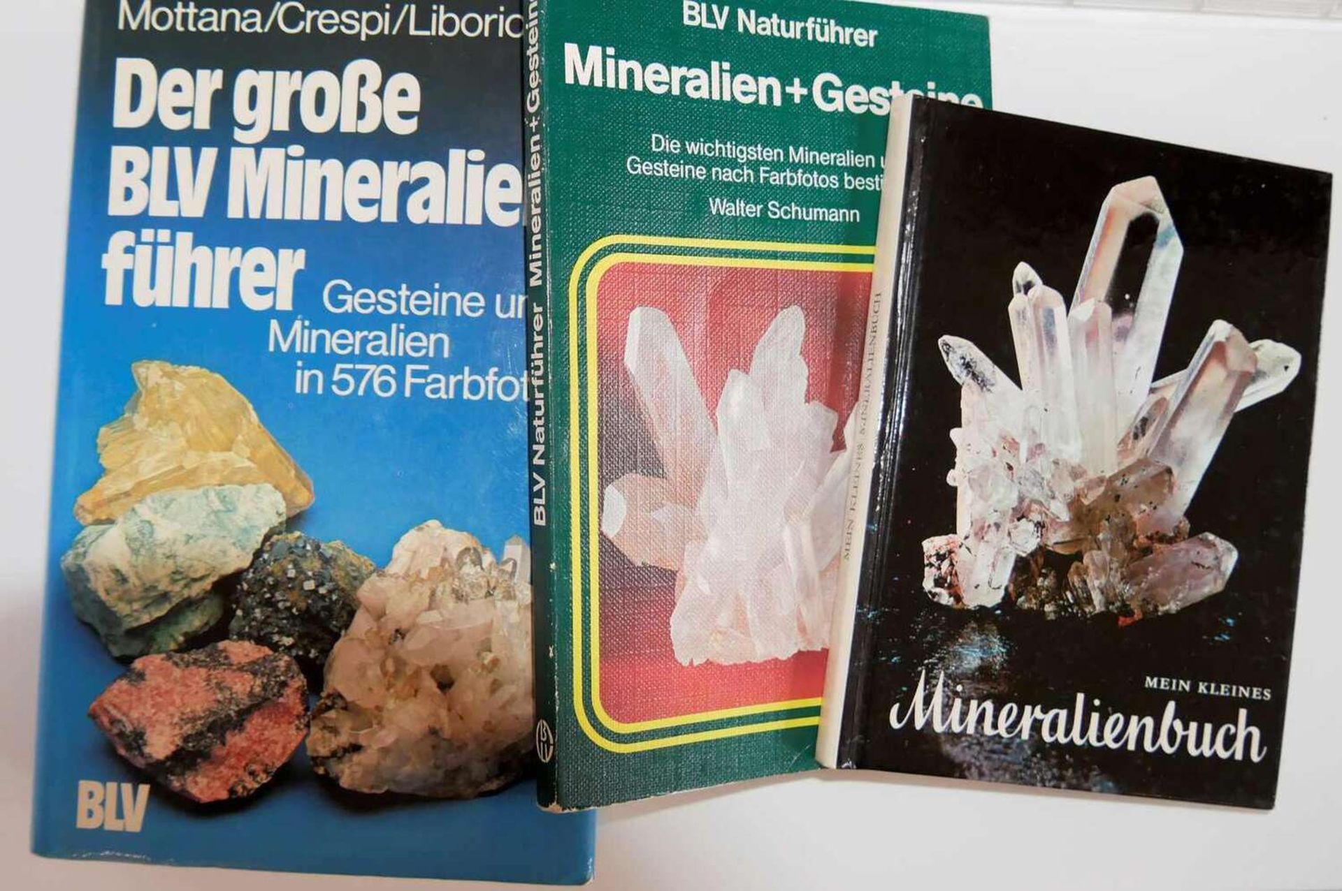 Lot Edelsteine / Mineralien, dabei Koralle, Fundort: Südsee, Aragonit, Fundort: Marokko, etc., - Bild 2 aus 4