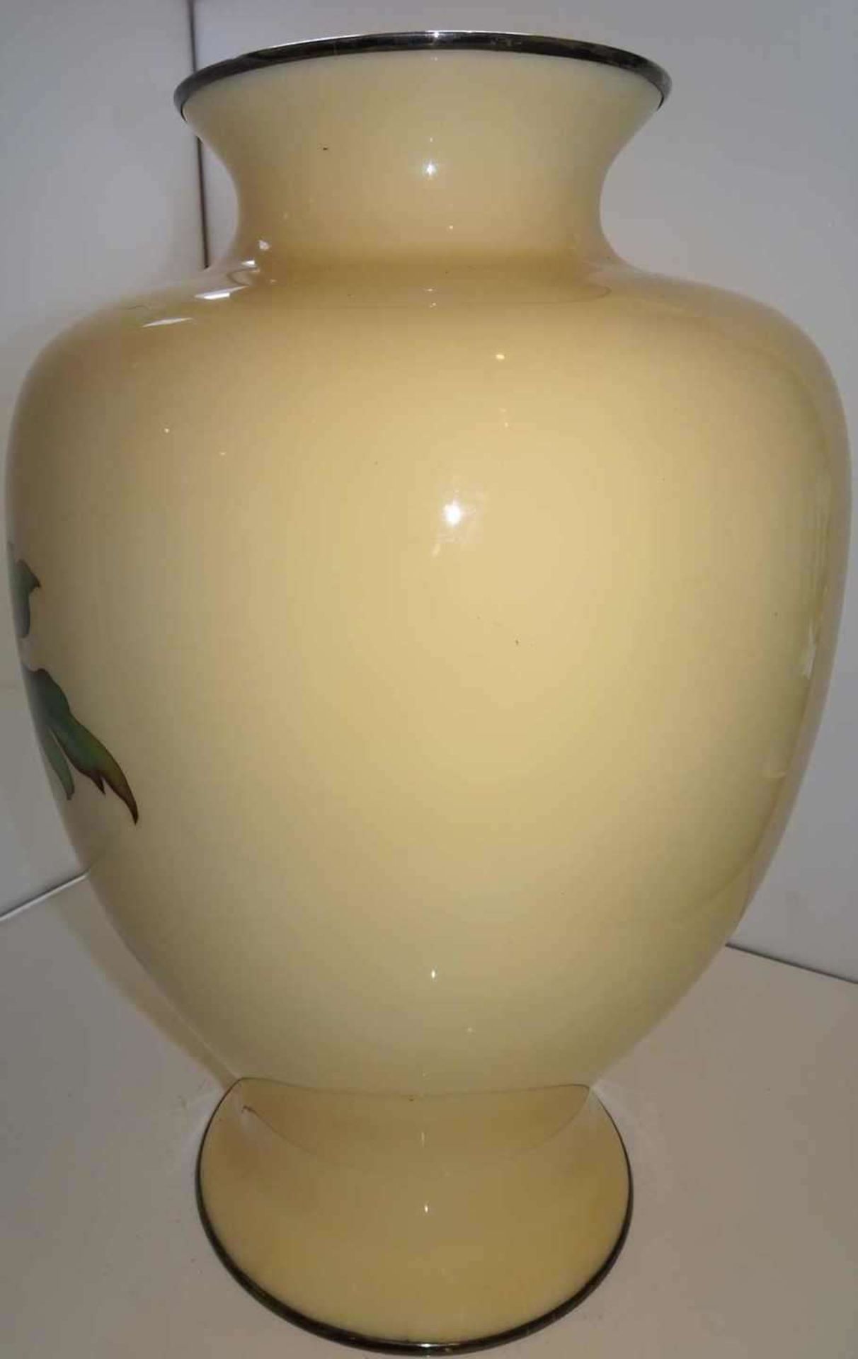 Ando Gubeo (1876-1953) Japan Cloisonne Vase "Pfingstrosen" in Silbermontur. In Original Holzkiste - Bild 3 aus 6