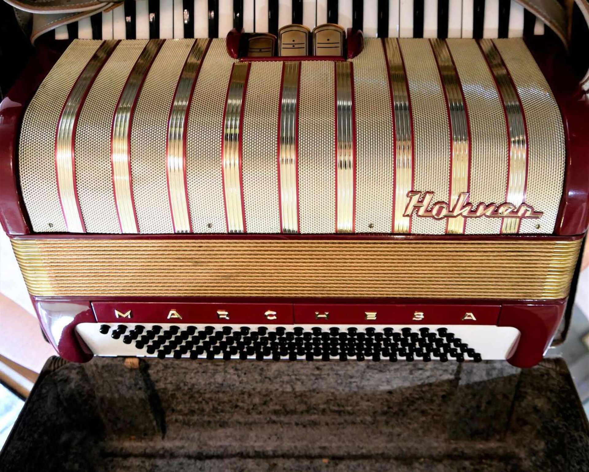 Hohner Akkordeon Modell Marchesa. Im Koffer. Guter Zustand. Hohner accordion model Marchesa. In the - Image 3 of 4